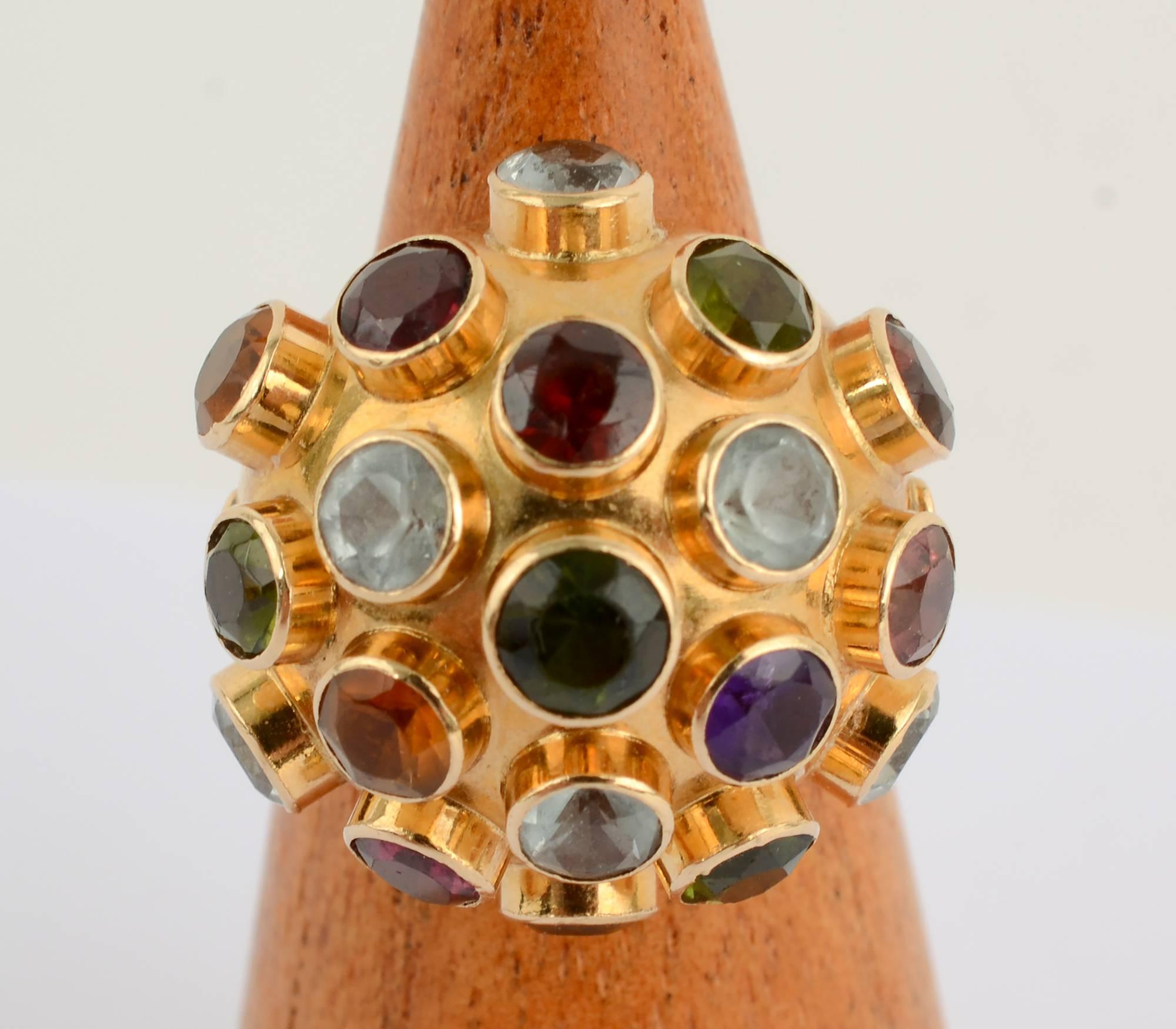 Sputnik-Ring aus gewölbtem Gold mit Multigem (Modernistisch) im Angebot