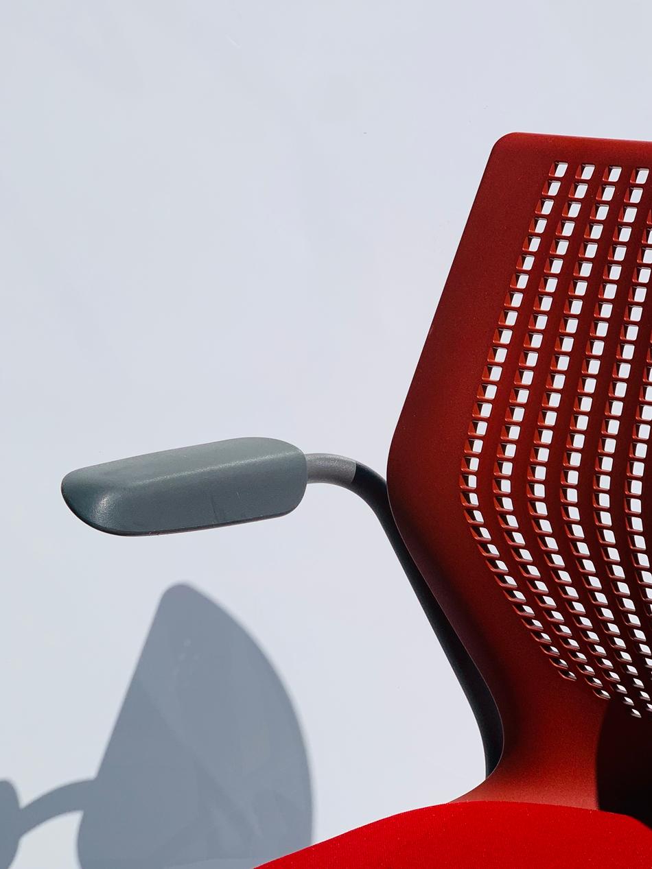 Multigeneration Task Chair by Formway Design for Knoll 2