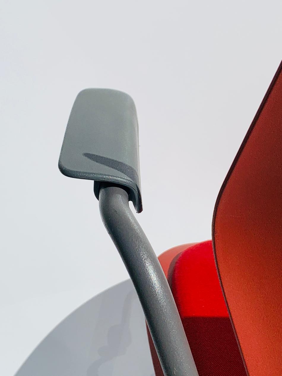 Multigeneration Task Chair by Formway Design for Knoll 4