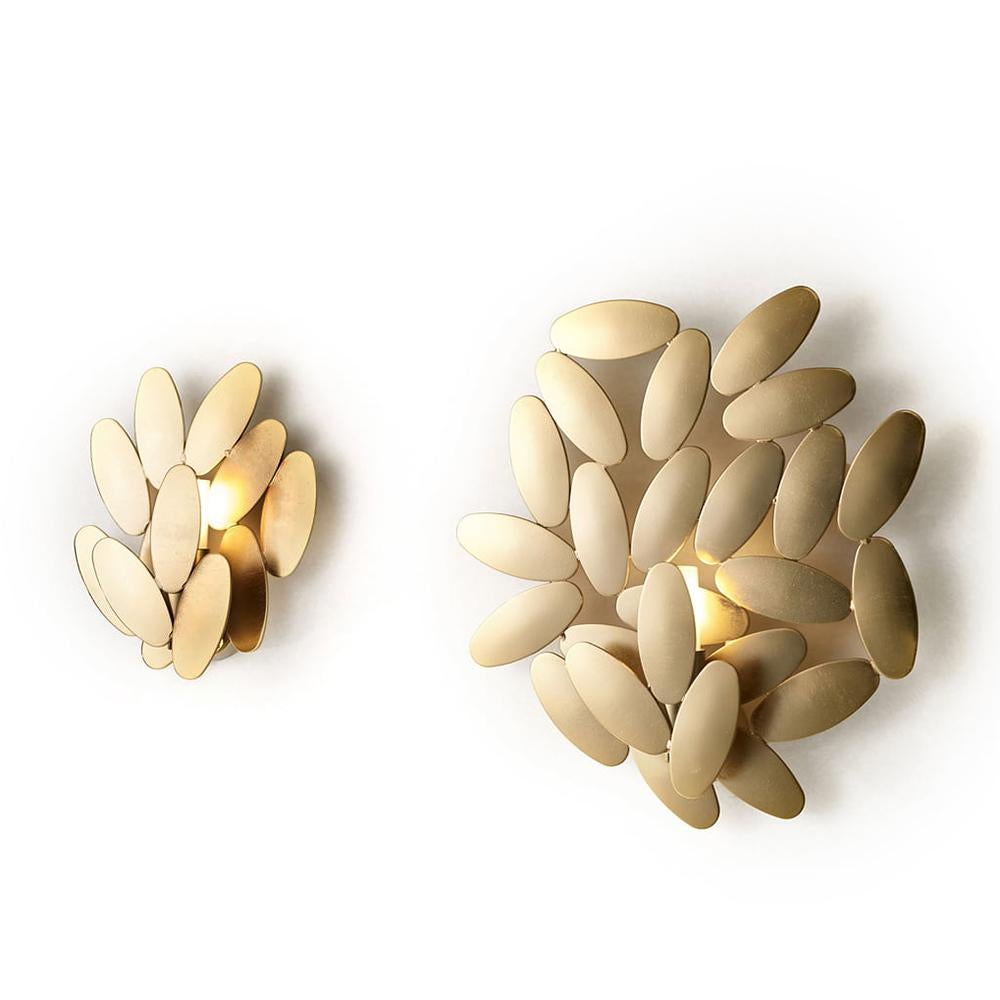 Contemporary Multileaves Gold Wall Lamp For Sale