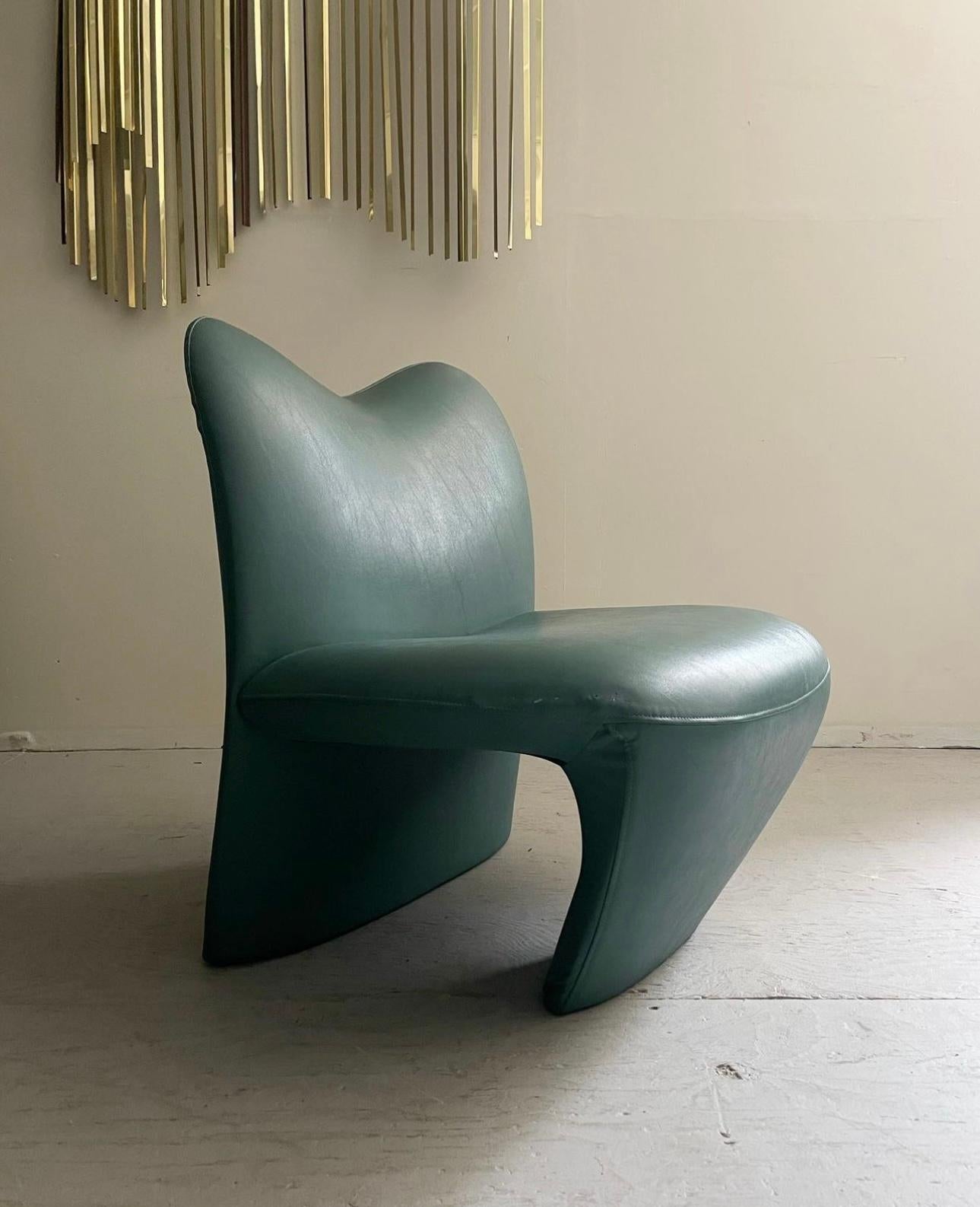 Leather “Multipla” Lounge Chairs Designed by Jane Dillon & Peter Wheeler, a Pair