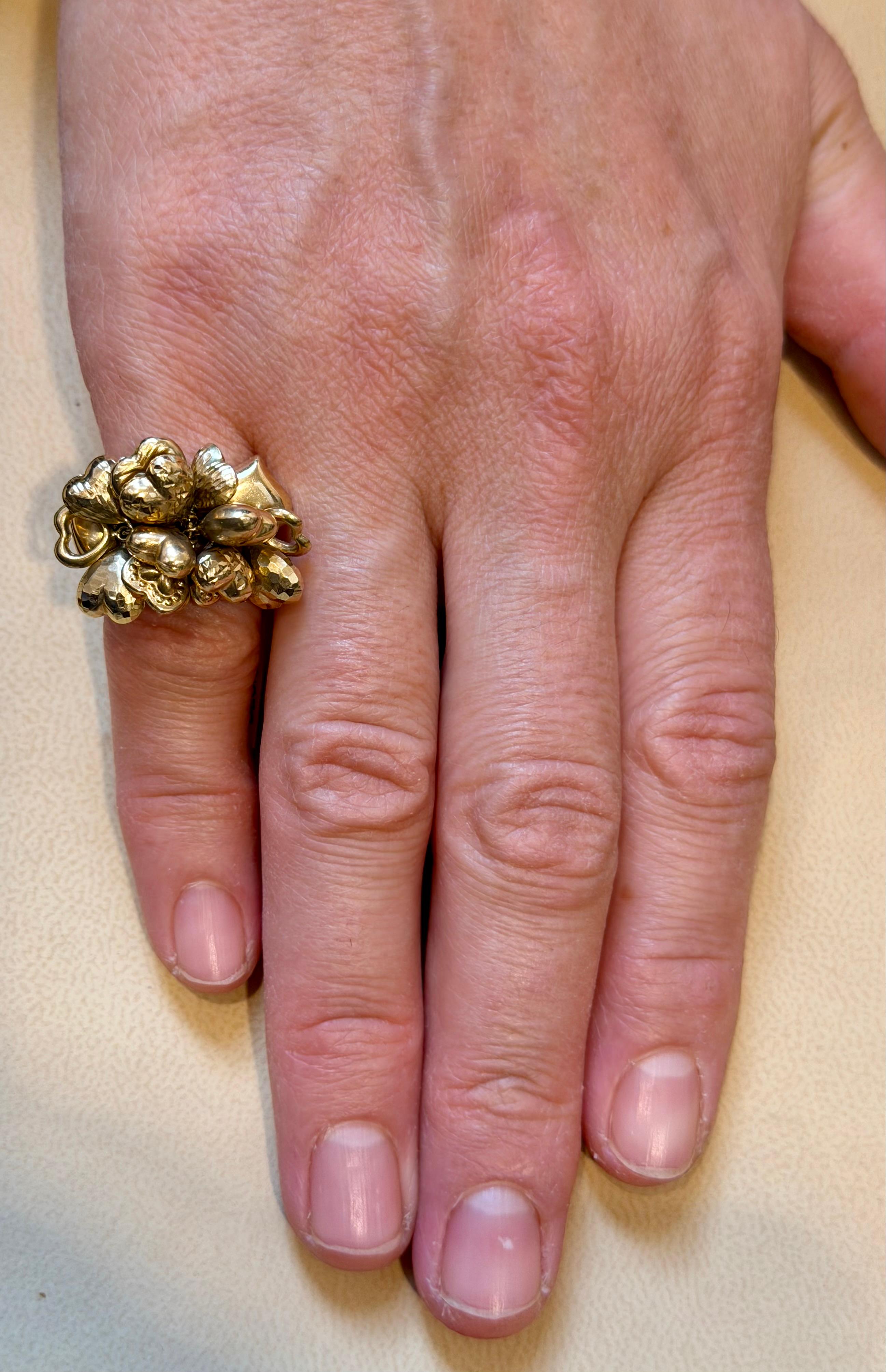 Multiplo  Anello con charme a cuore fluttuante in oro giallo 14 carati da 4,1 grammi, misura 5,5 in vendita 12