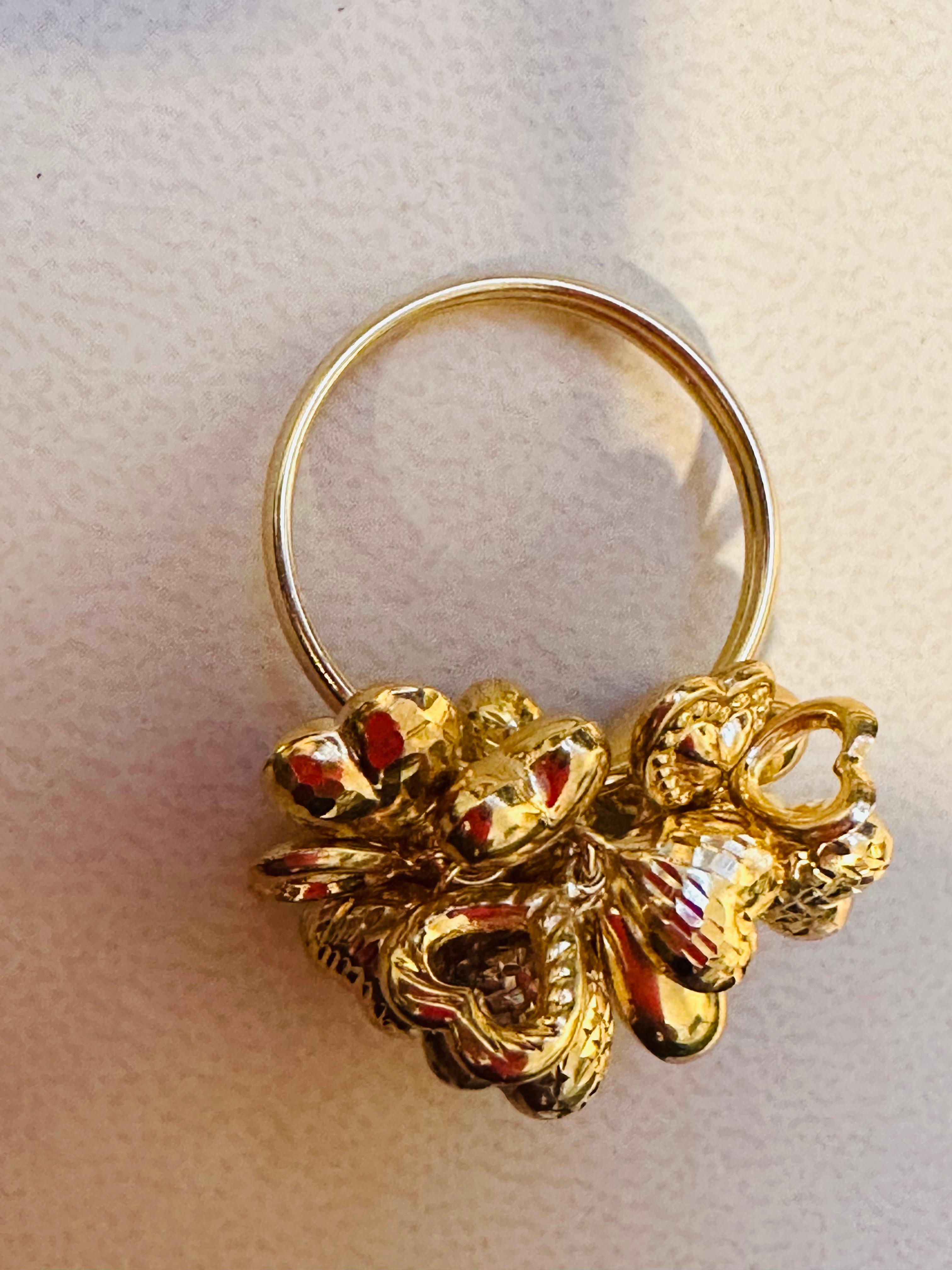 Multiple  Bague flottante en or jaune 14 carats 4,1 gm avec breloque en forme de cœur, taille 5,5 Excellent état - En vente à New York, NY