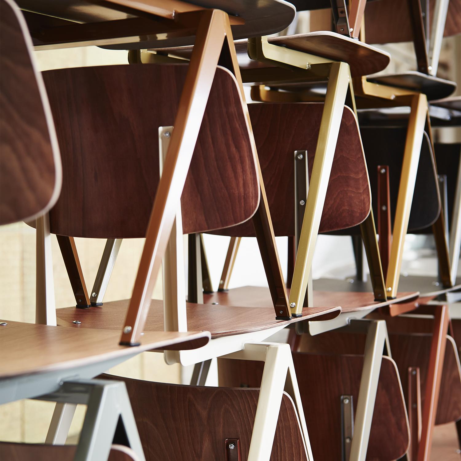 Plusieurs chaises de salle à manger industrielles Galvanitas S16 en noir, Pays-Bas en vente 1