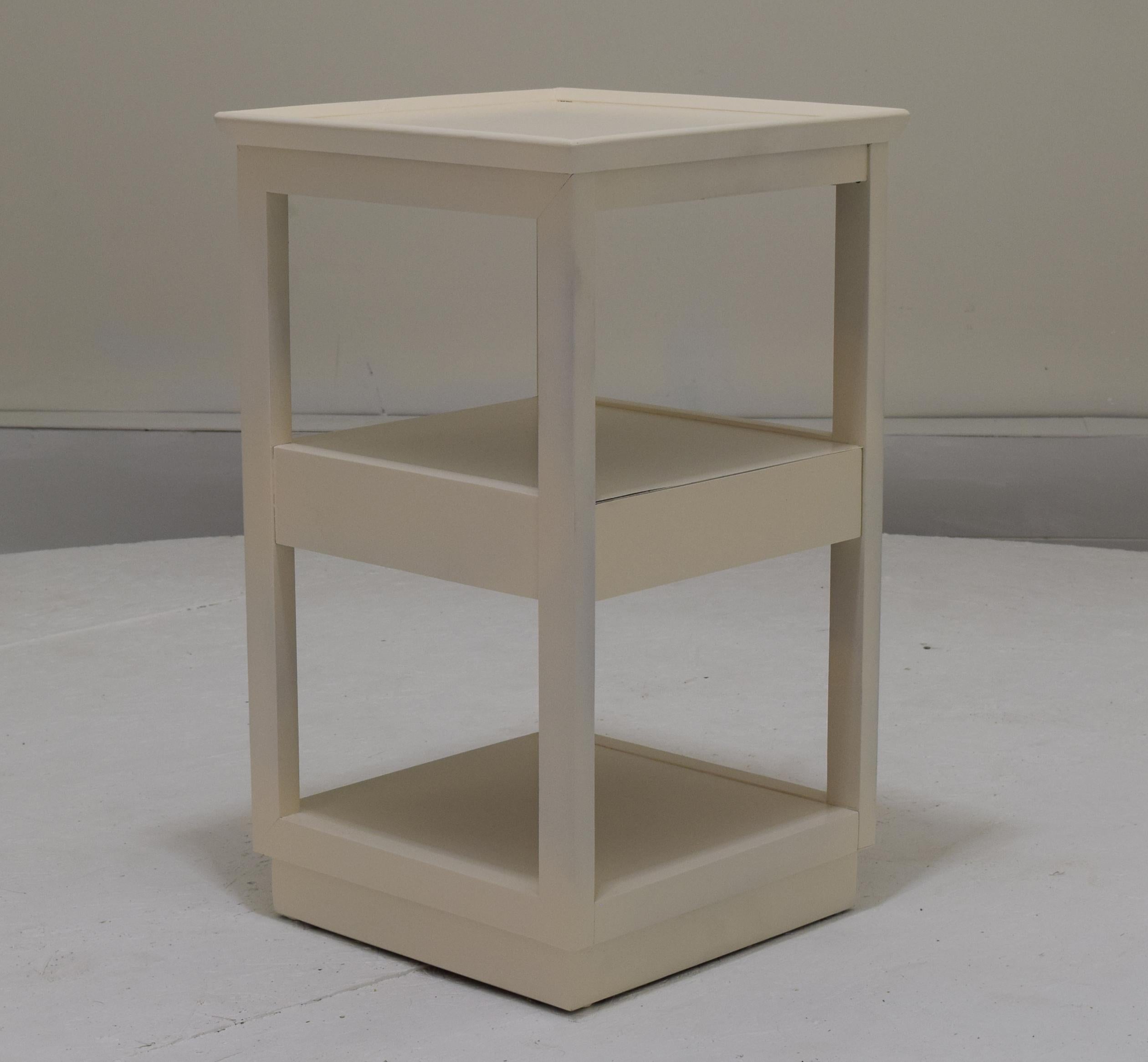 Lamp table with drawer, Drexel, Edward Wormley, 1949, USA, white lacquer, elm.
Designed by Edward Wormley for Drexel, the precedent series by Drexel is one of the few designs Wormley performed outside of Dunbar. This table was produced in 1949 and