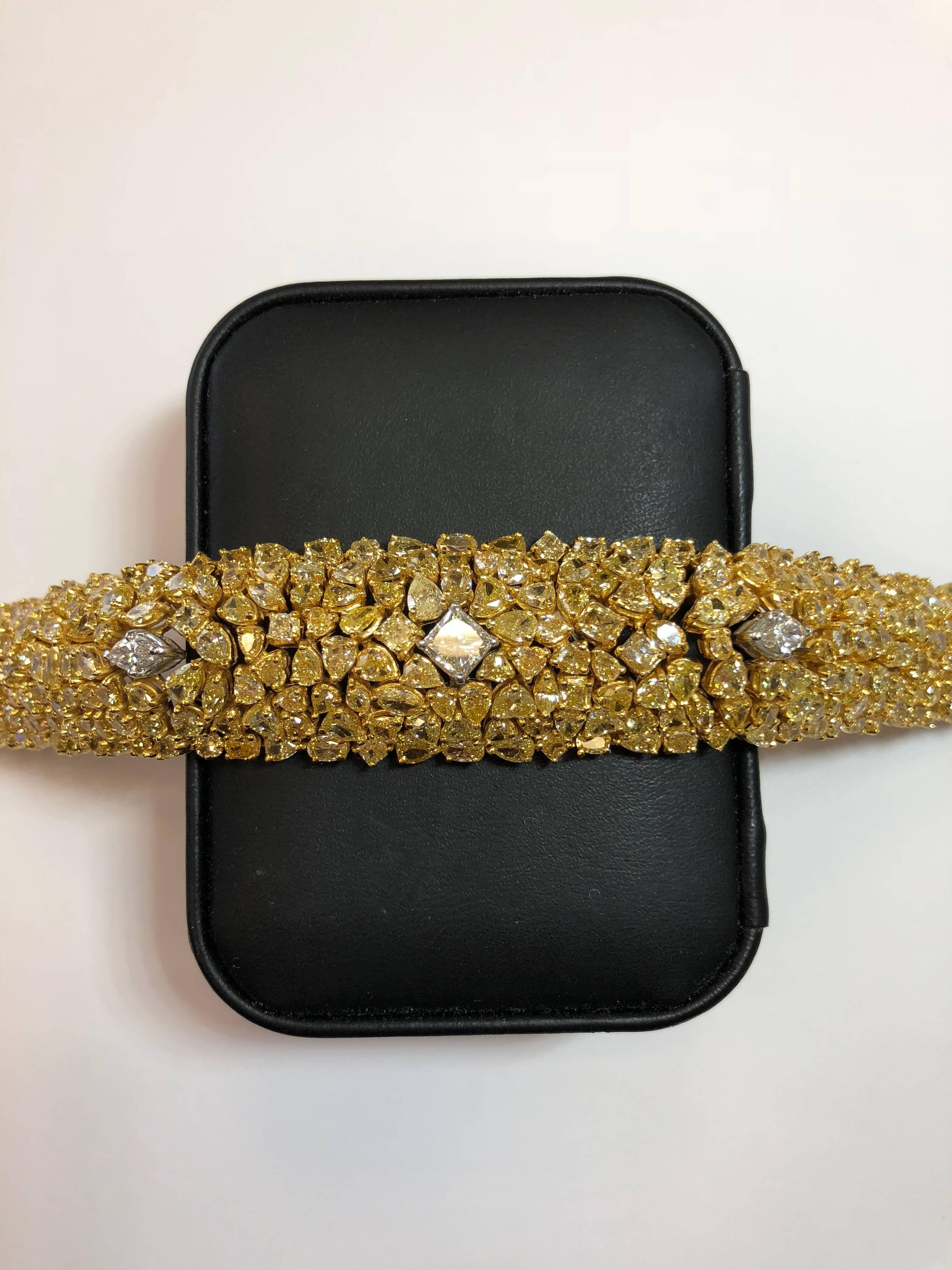 Multishape Yellow Diamond and White Diamond Cluster Bracelet In New Condition In Los Angeles, CA