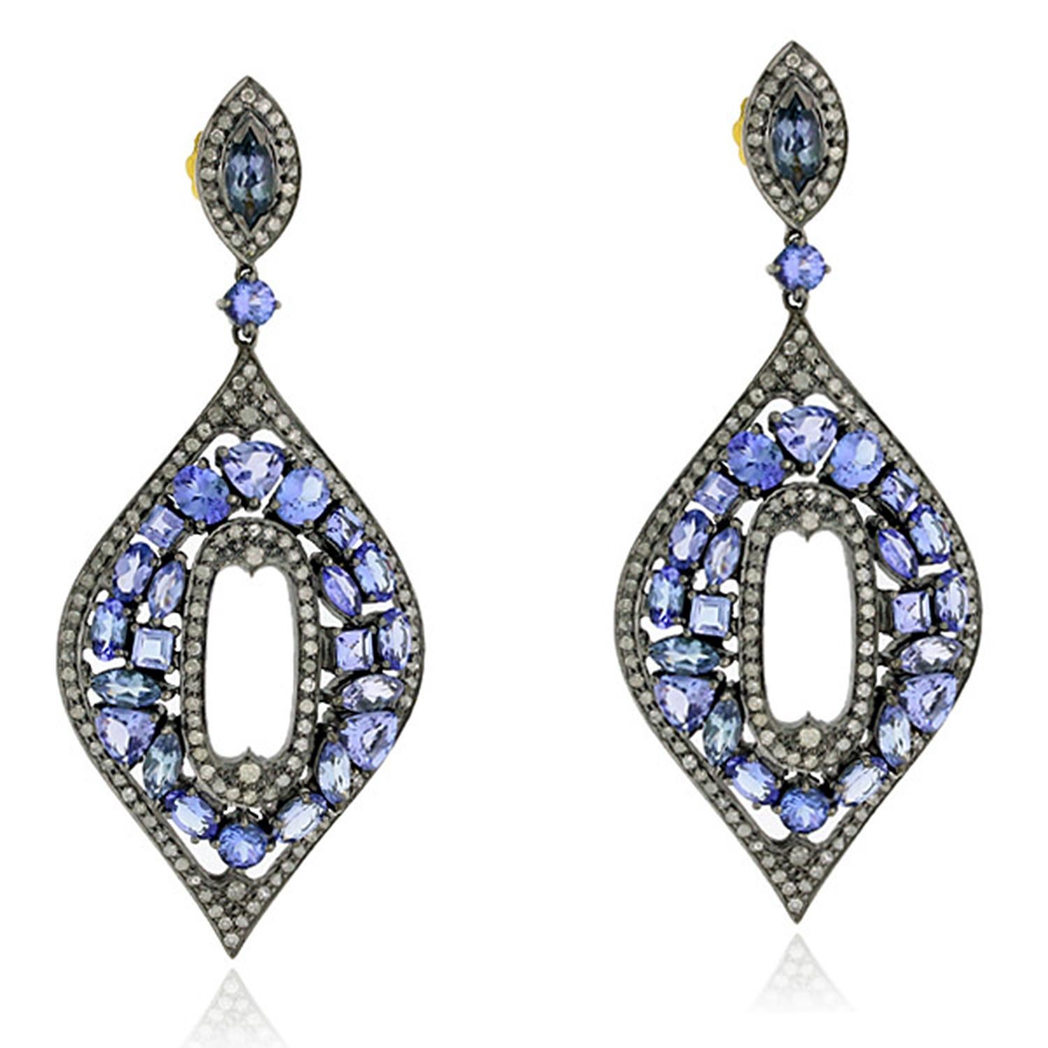 Art Deco Multishaped Tanzanite Dangle Earrings Set In 18k Yellow Gold & Silver For Sale