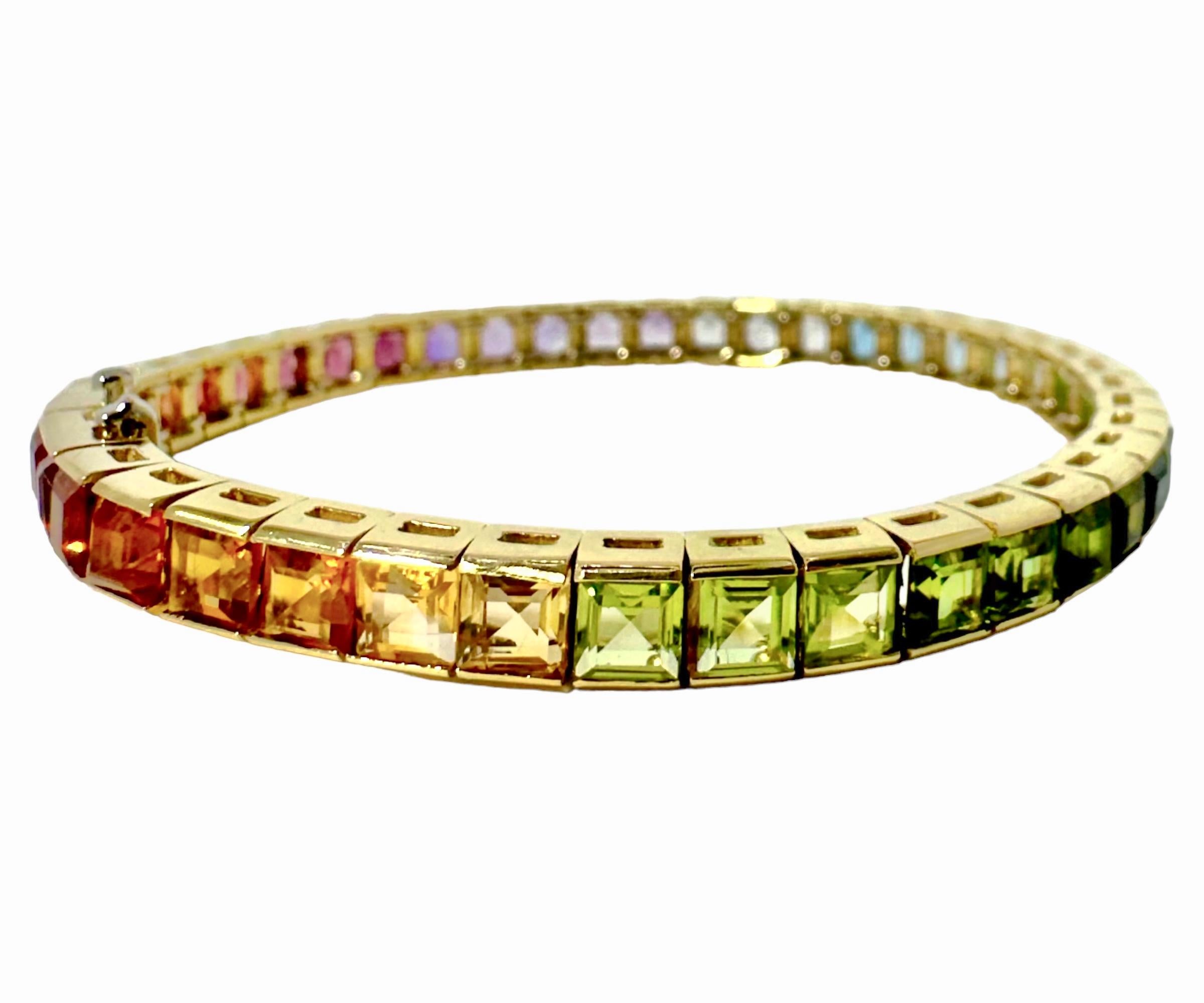 Taille carrée Bracelet multi-pierres de couleur arc-en-ciel en or jaune 18 carats en vente