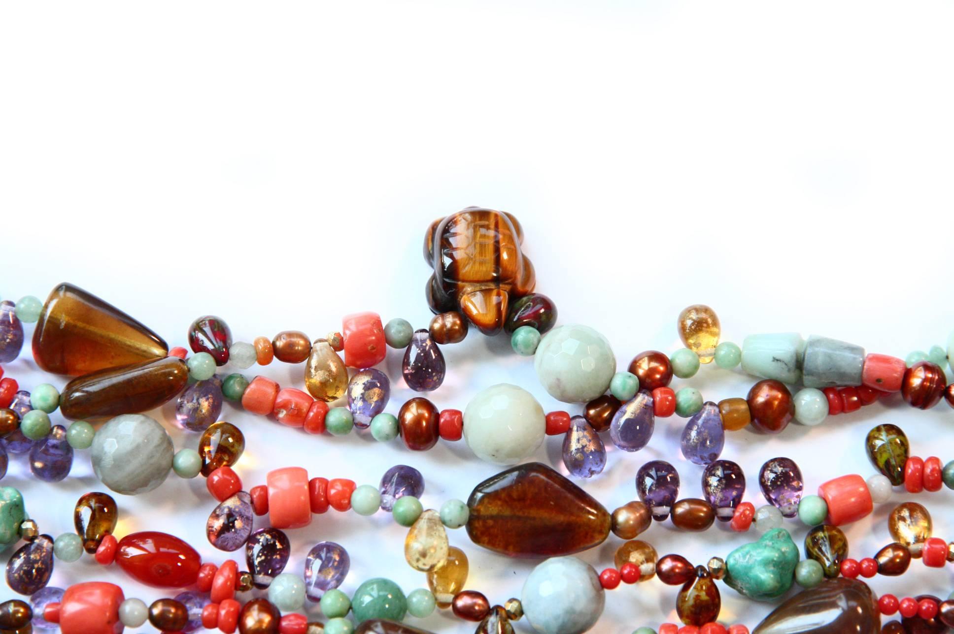 Multistrand Necklace Antique Jade Coral Amber 18 Karat Gold For Sale 2
