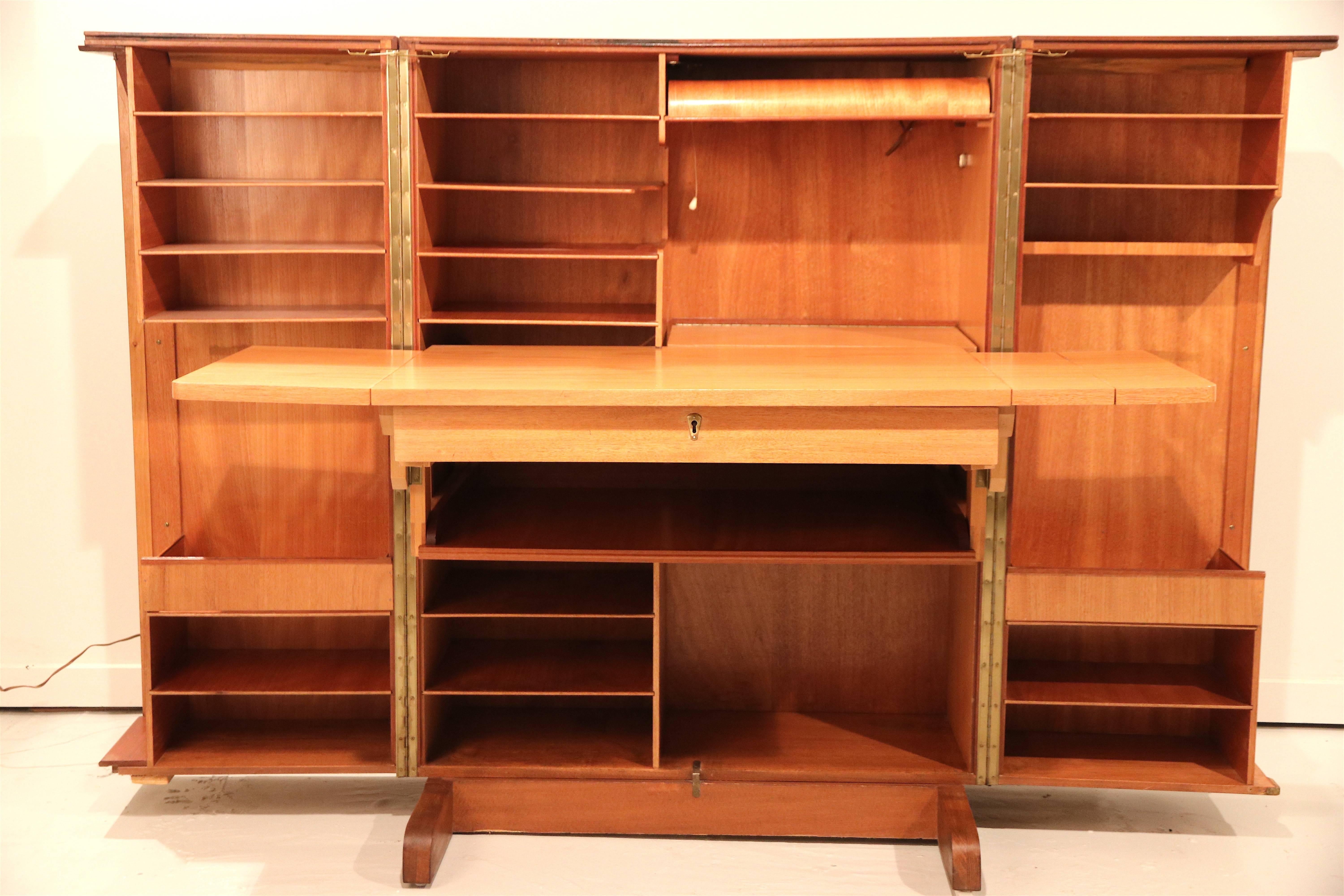 Mummenthaler und Meier Magic Box, Schreibtisch in einer Schachtel, abnehmbarer Arbeitstisch (Moderne der Mitte des Jahrhunderts) im Angebot