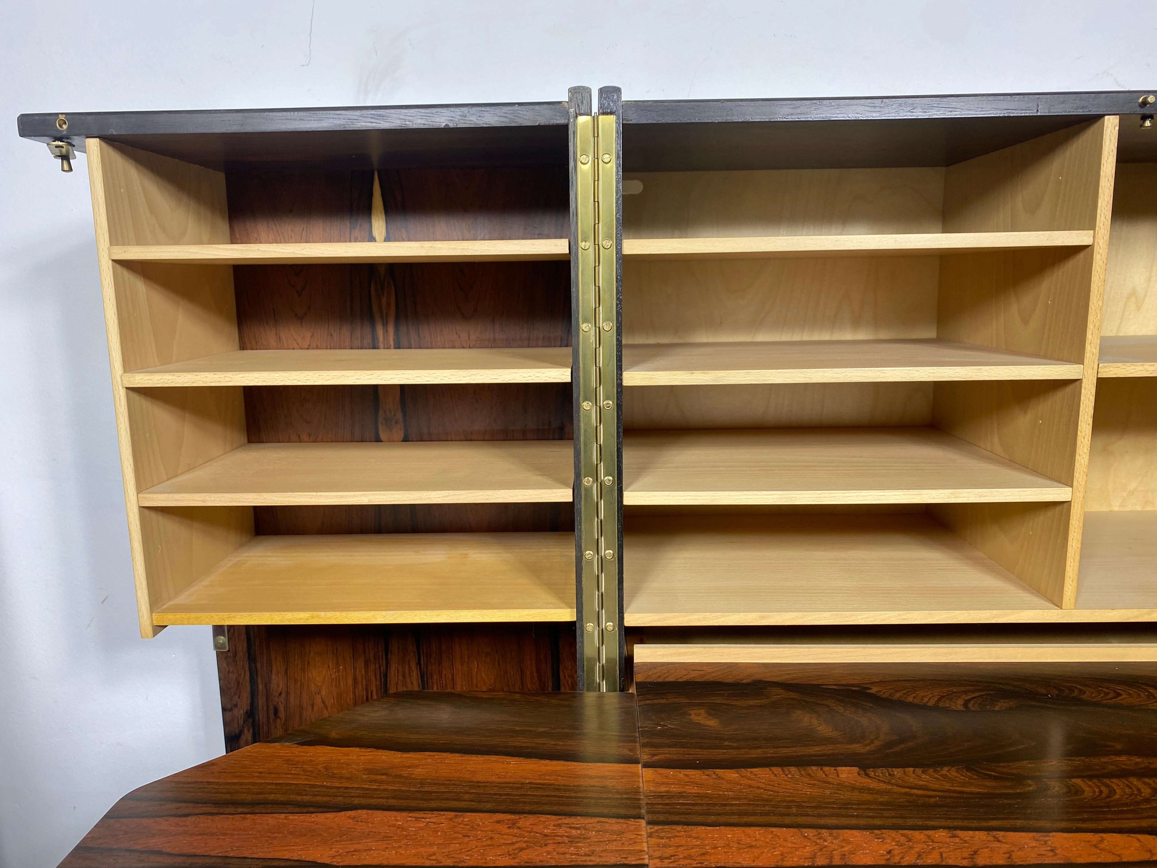 Mummenthaler & Meier „Magic Box“ klappbarer Schreibtischschrank, leuchtende ROSEWOOD (Mitte des 20. Jahrhunderts)