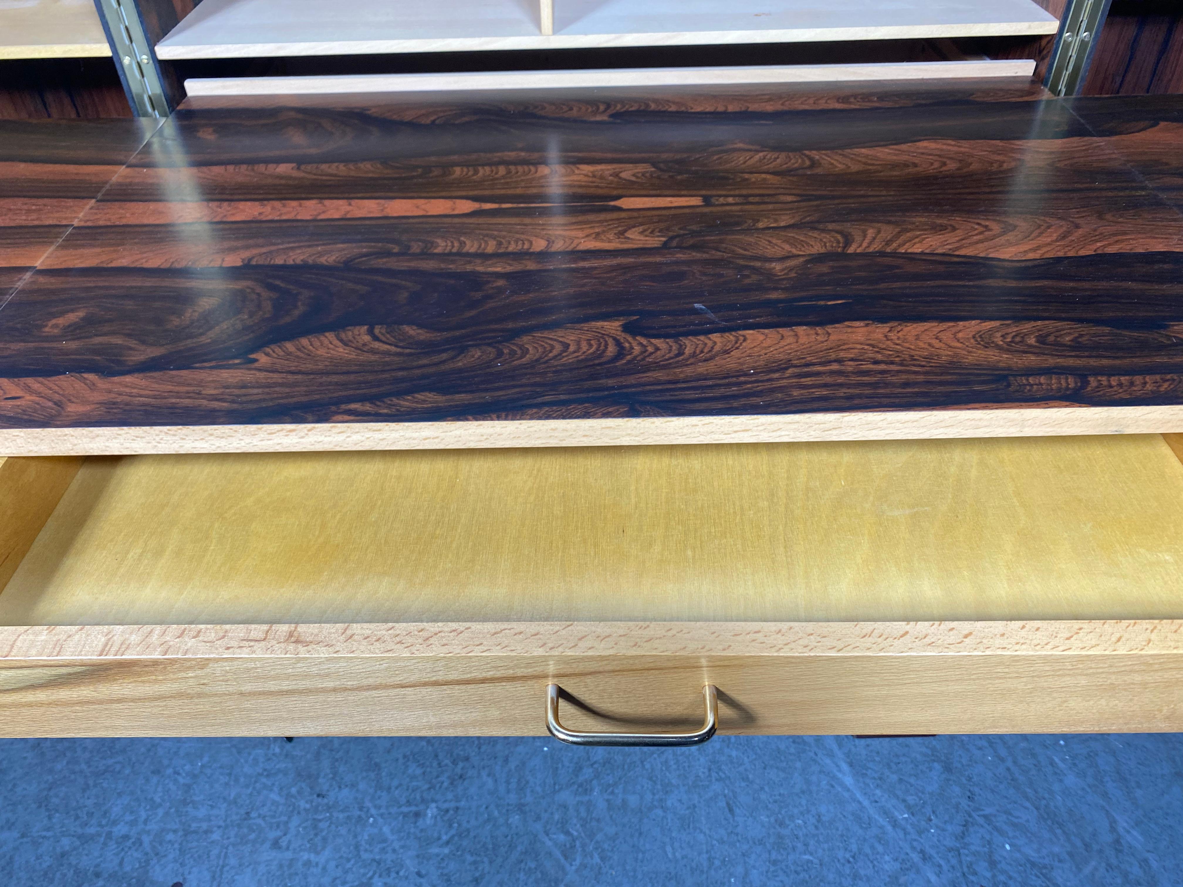 Mummenthaler & Meier „Magic Box“ klappbarer Schreibtischschrank, leuchtende ROSEWOOD (Birke)