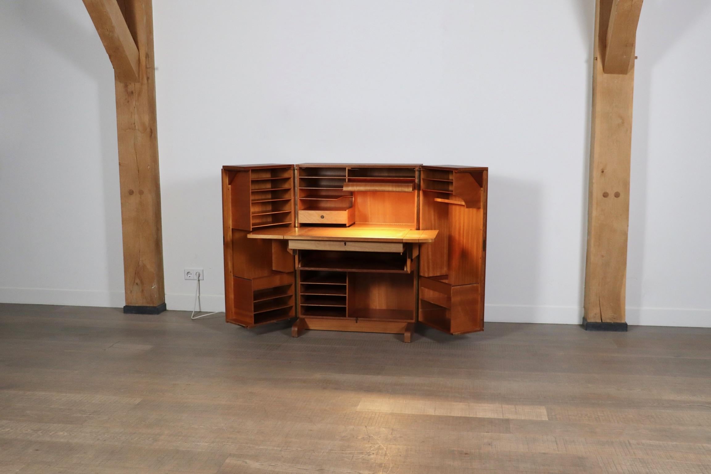 Mummenthaler & Meier Magic Box Schreibtisch aus Teakholz, Schweiz 1950 im Angebot 5