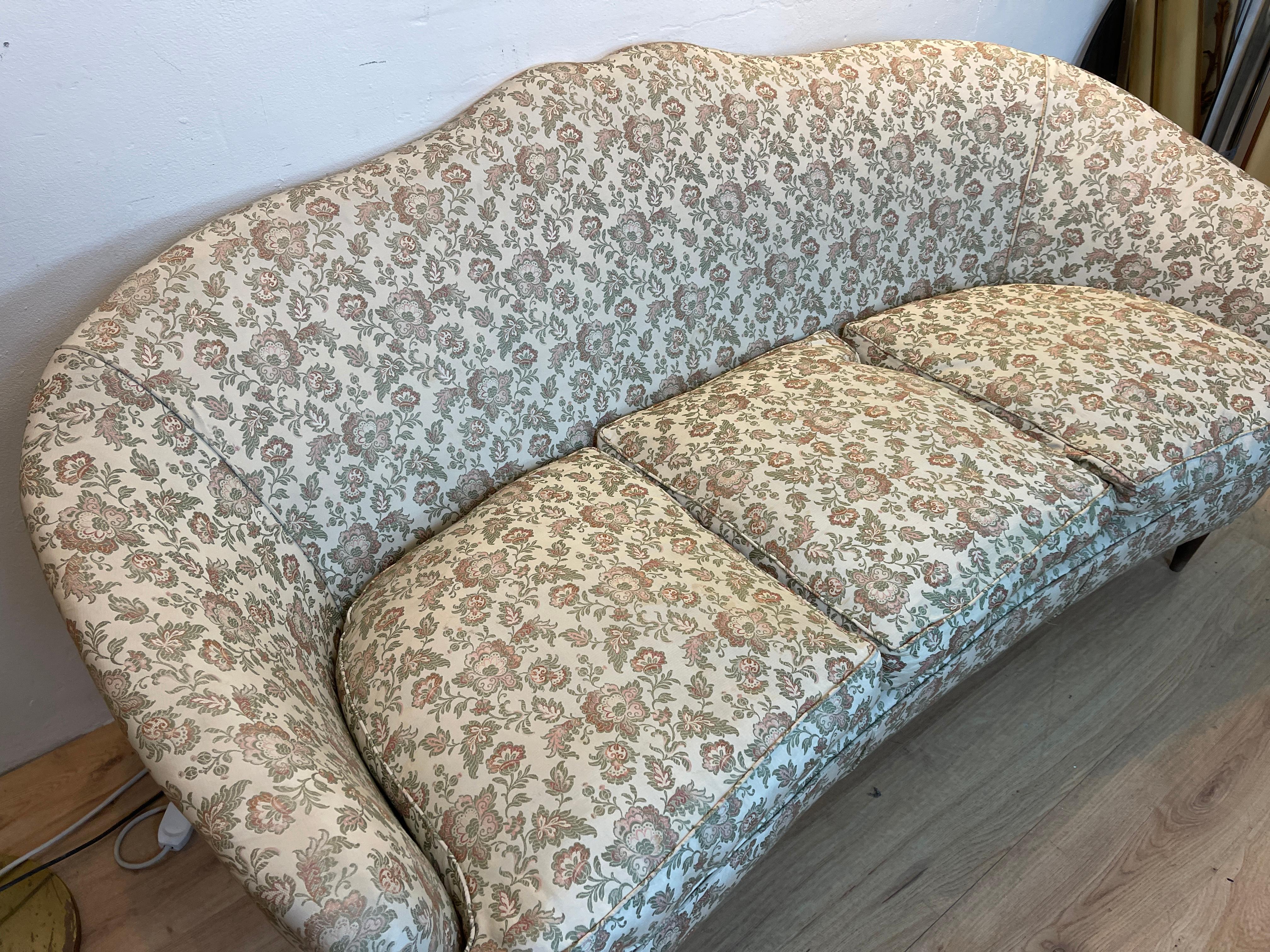Munari Sofa and 2 Armchairs For Sale 5