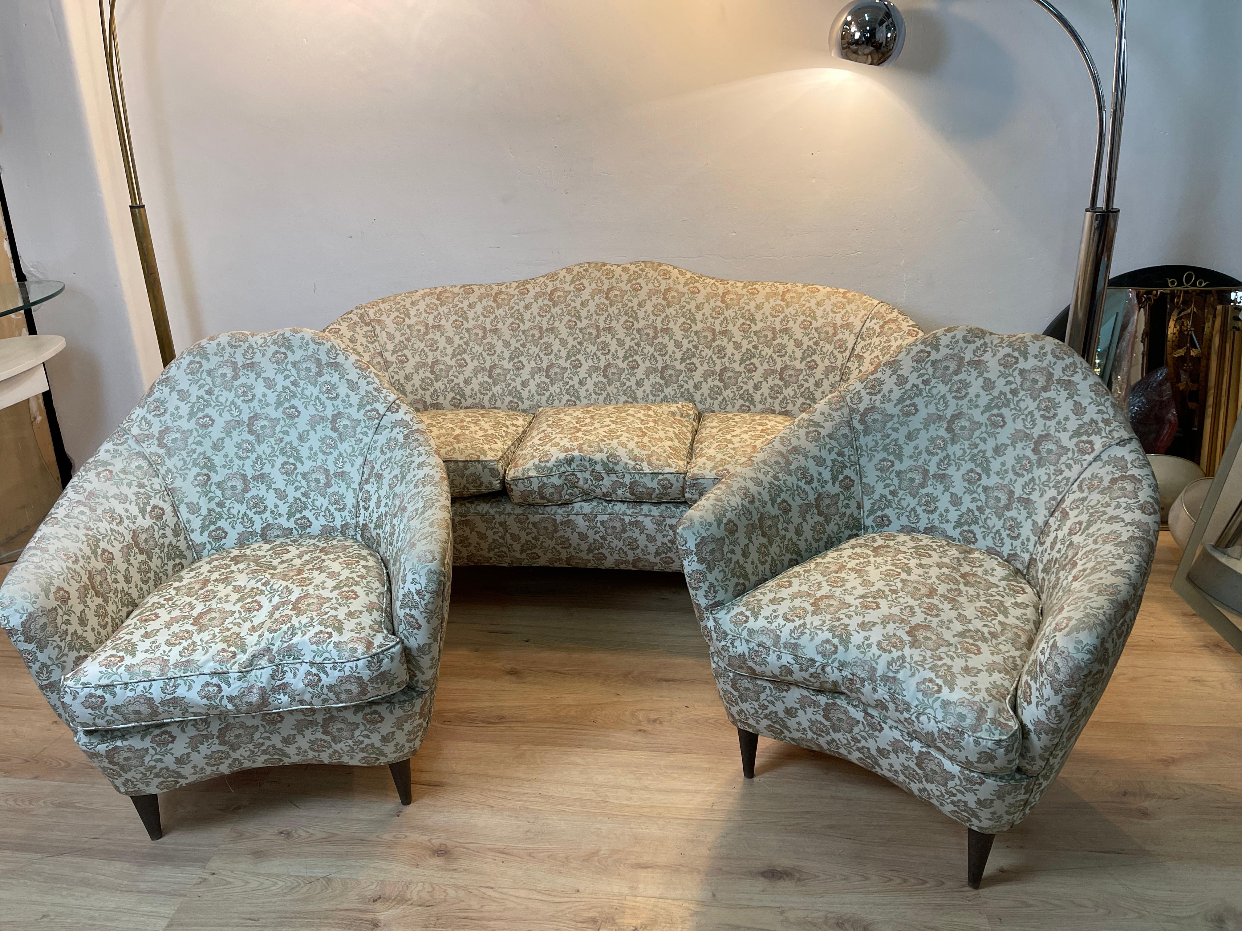 Munari Sofa and 2 Armchairs For Sale 11