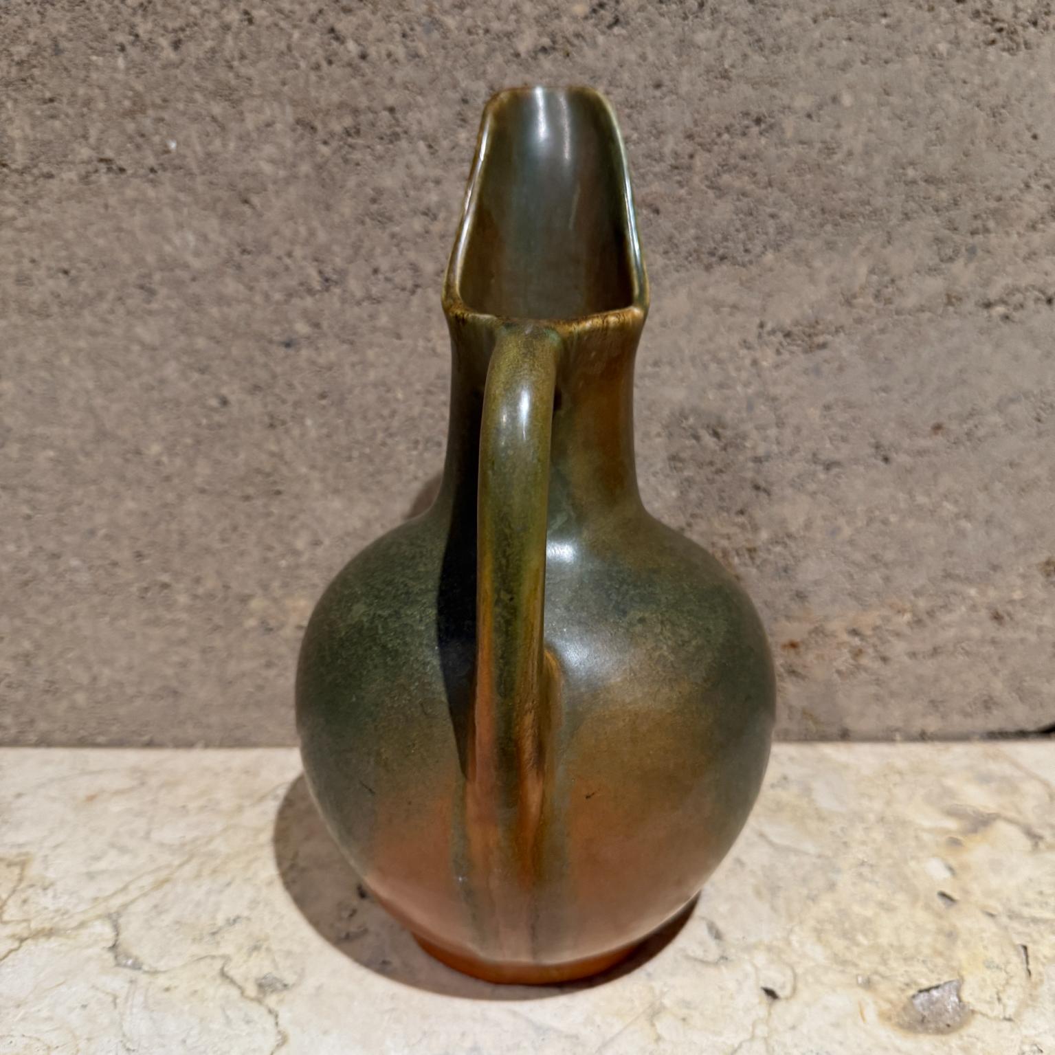 Muncie Pottery Pitcher Ewer Matte Arts & Crafts In Good Condition For Sale In Chula Vista, CA