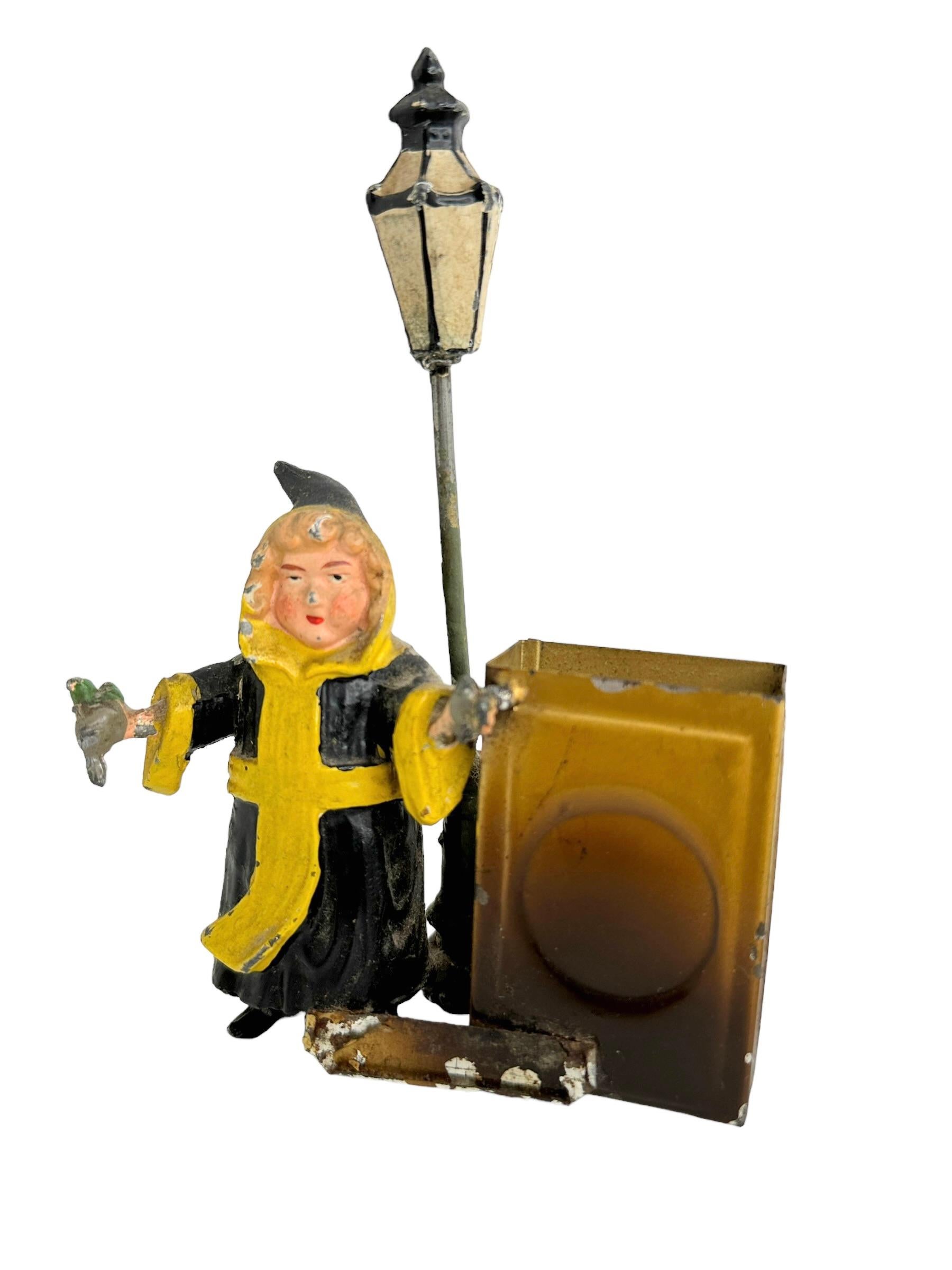 Munich Child Souvenir Matchstick Stand Figurine Antique German 1900s In Good Condition For Sale In Nuernberg, DE