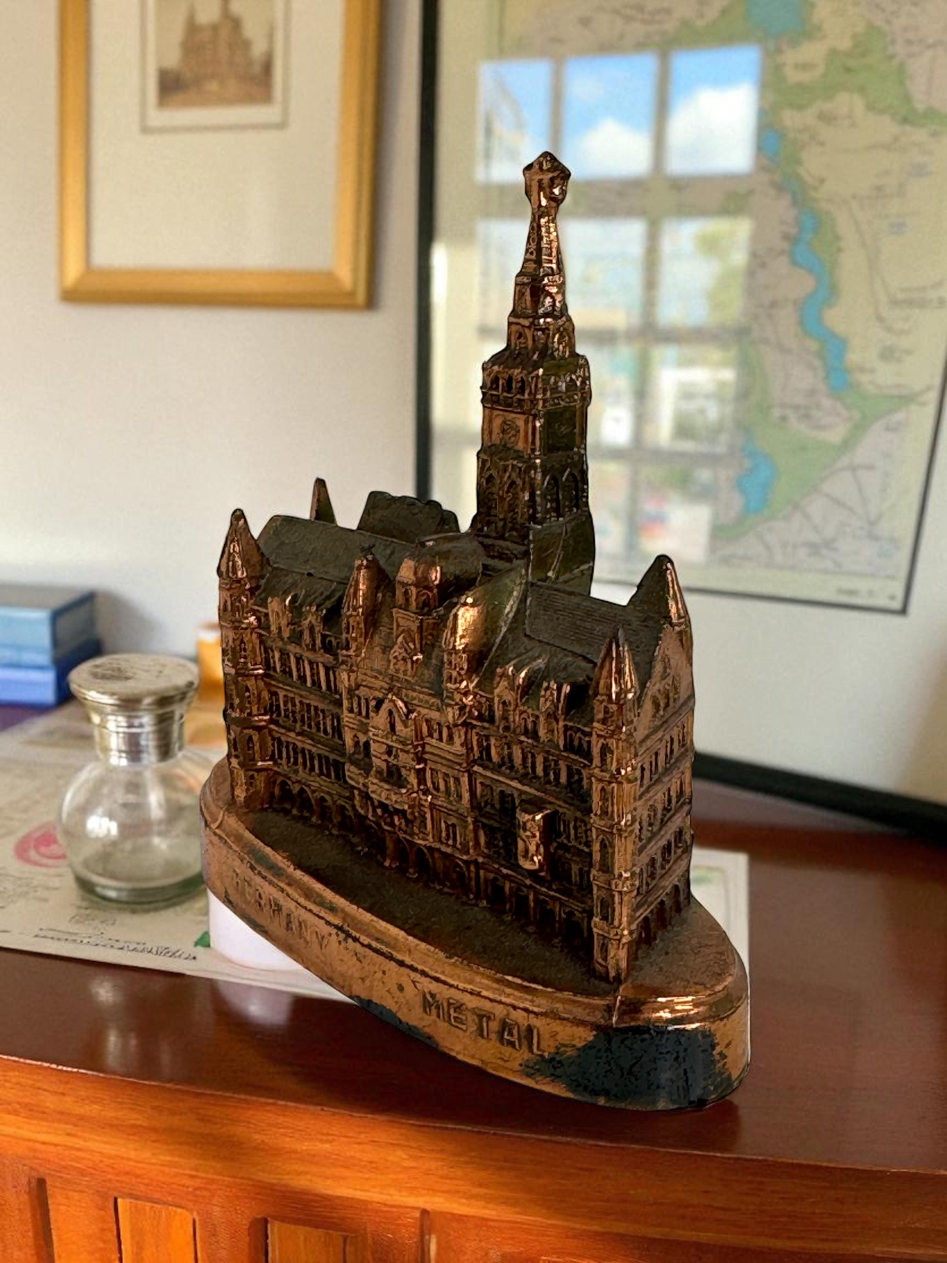 Munich City Hall Souvenir Building Architectural Collectible Germany 1920s en vente 3