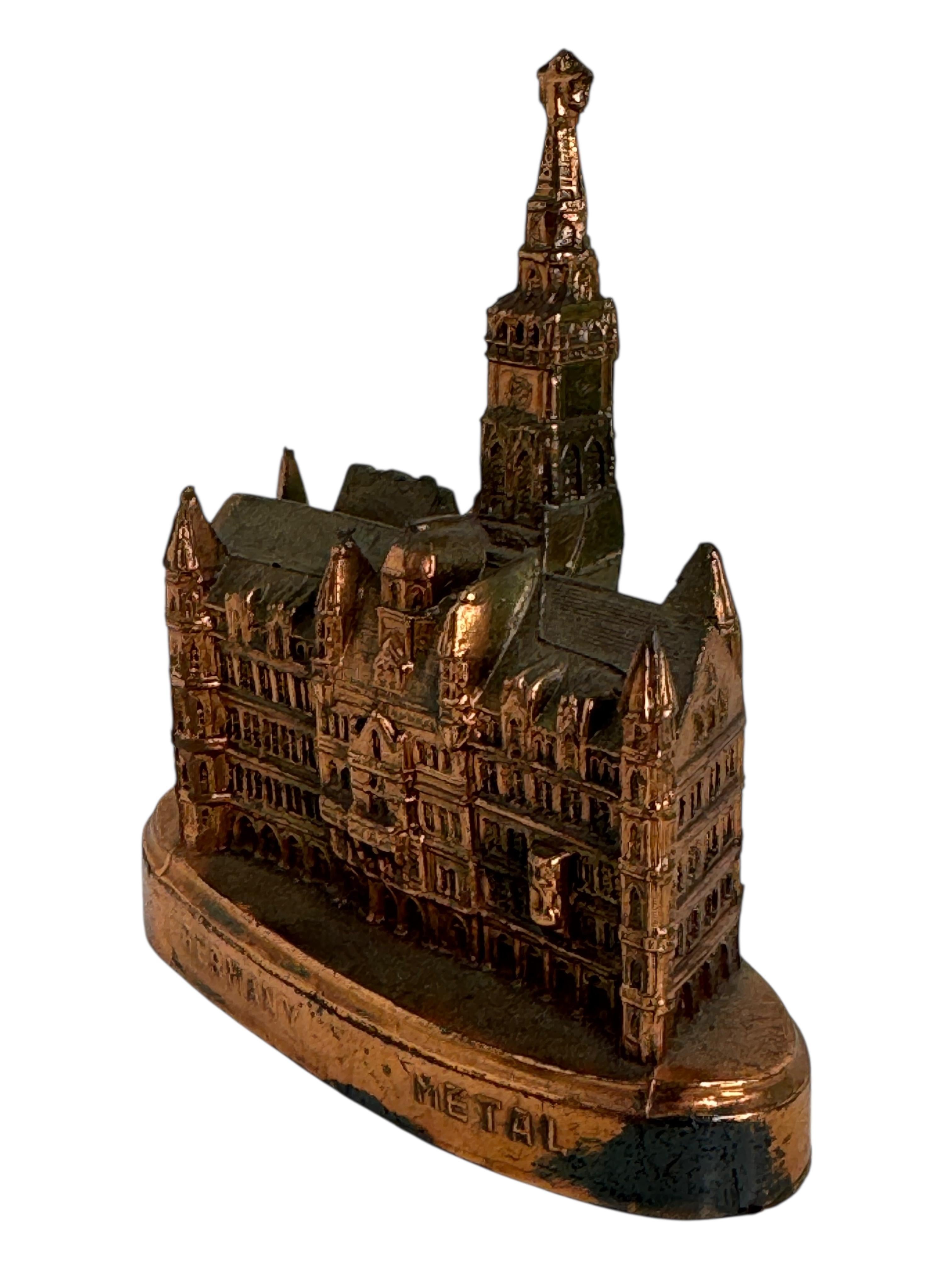 Art nouveau Munich City Hall Souvenir Building Architectural Collectible Germany 1920s en vente