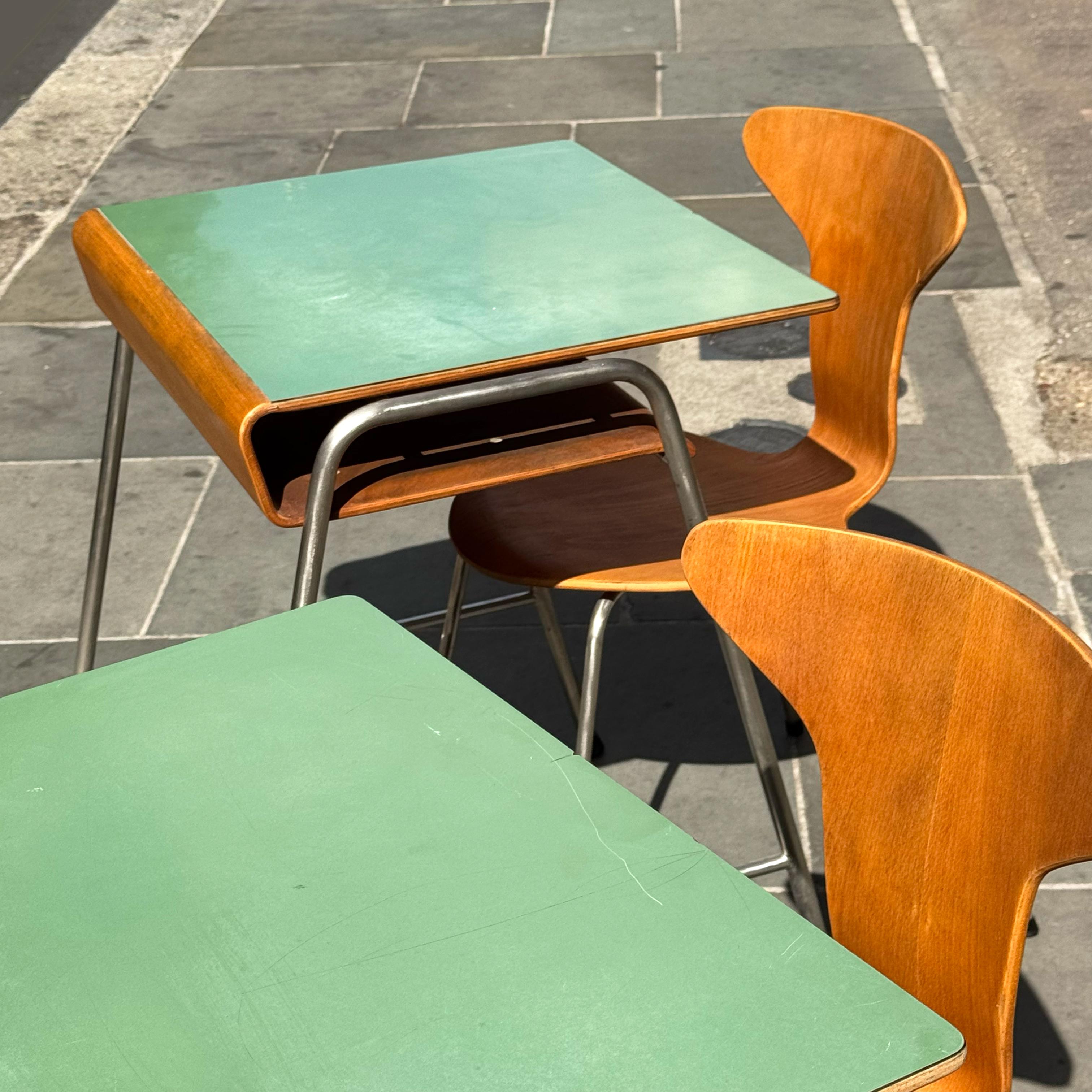 Munkegaard School Desks & Chairs Arne Jacobsen, 1956 In Good Condition For Sale In London, GB