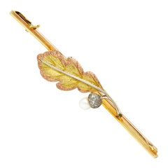 Antique Munsey & Co. Pearl 15 Karat Tri-Colored Gold Leaf Bar Brooch