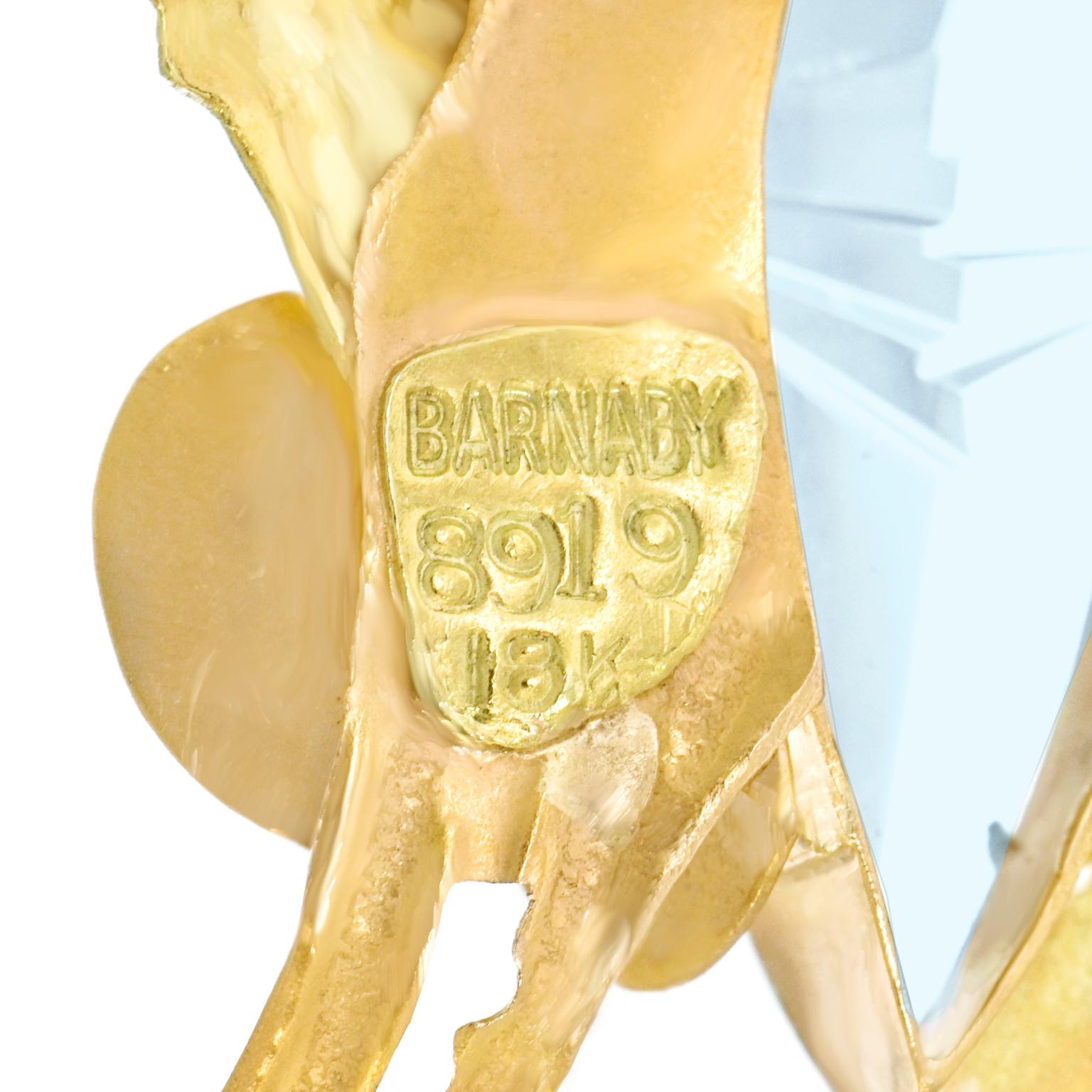 Munsteiner Fantasy Cut Aquamarine in a Margaret Barnaby Gold Brooch In Excellent Condition In Litchfield, CT