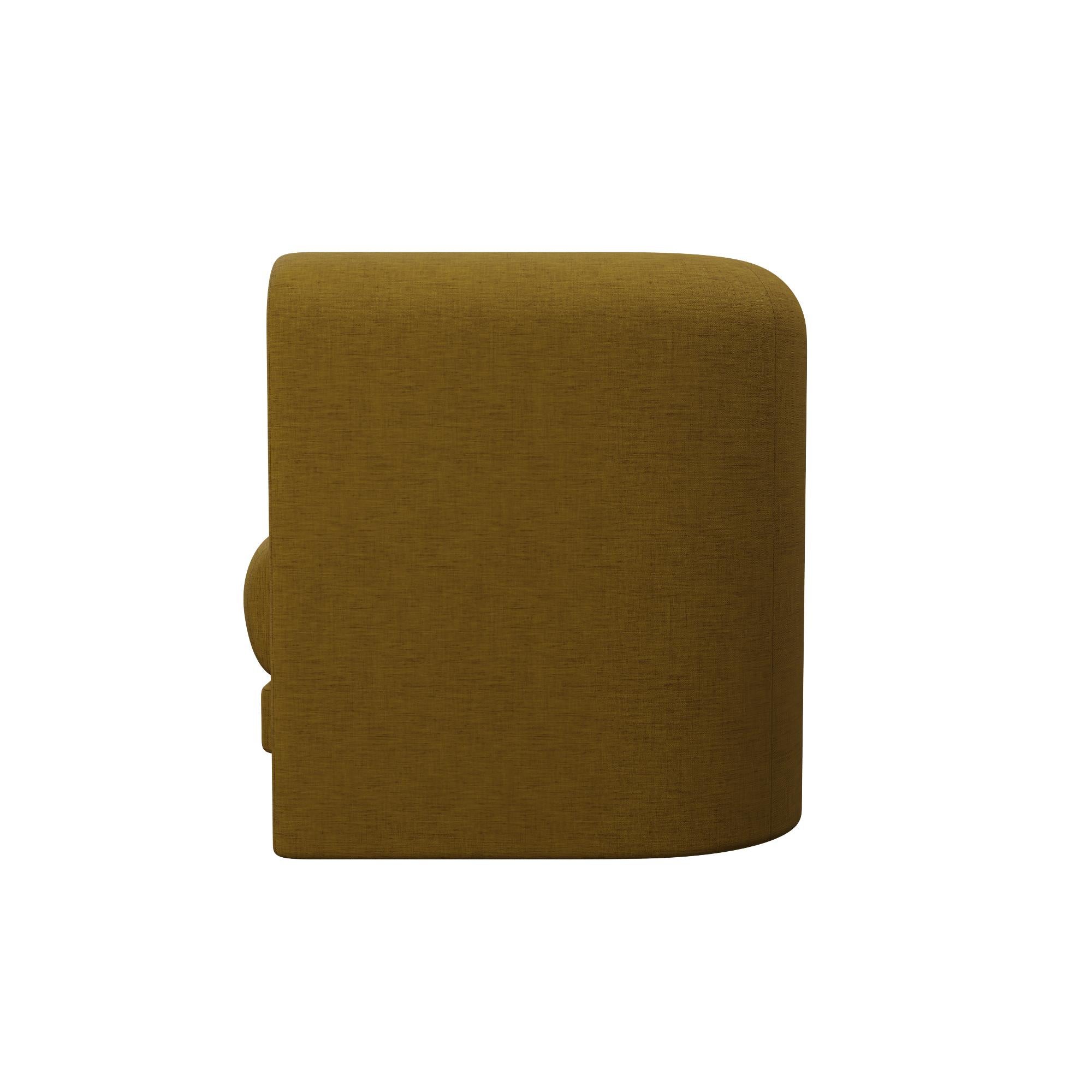 Munu three-seater sofa in Blend Honey handcrafted by Murmurio Neuf - En vente à Lordelo, PT