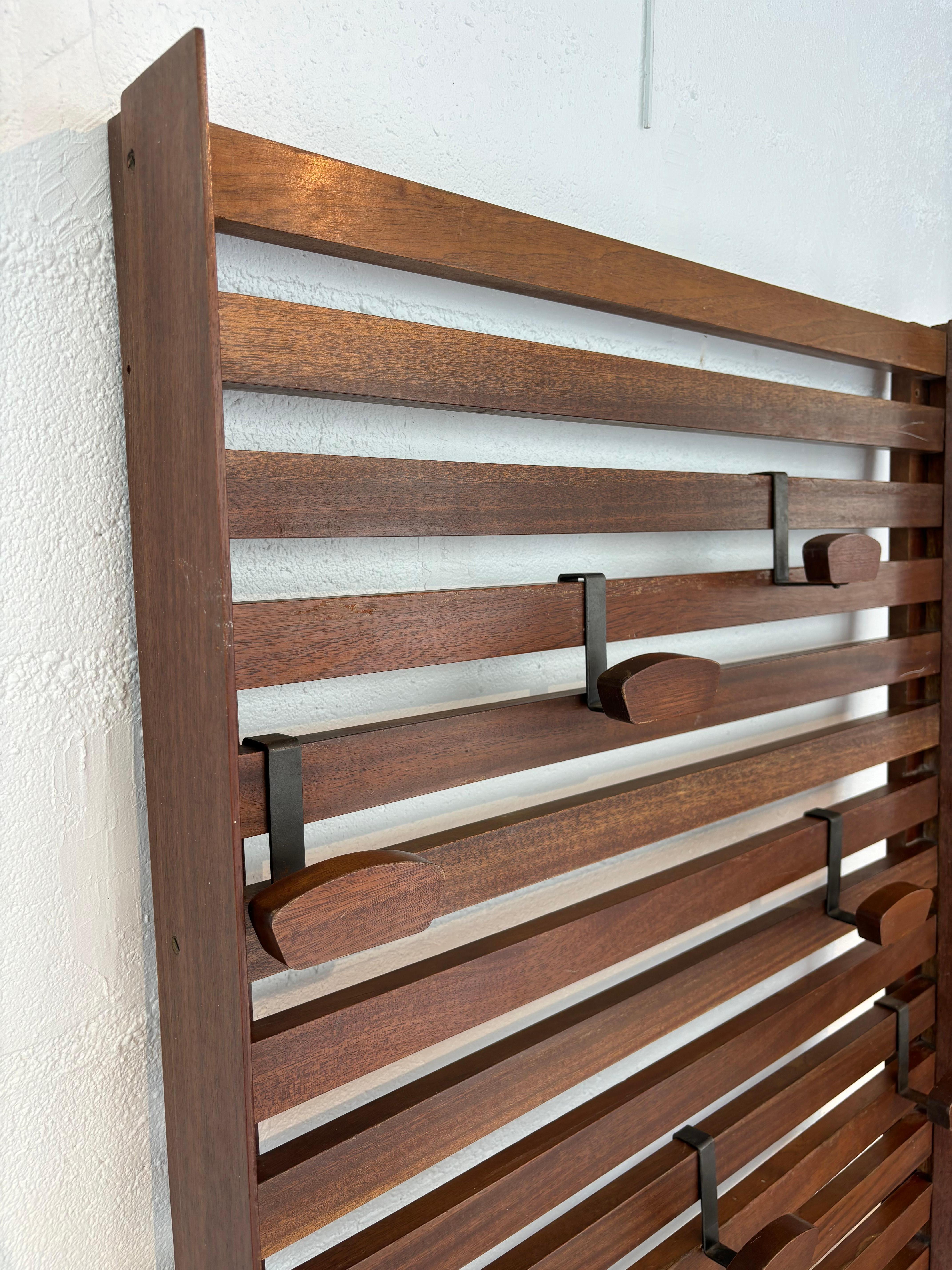 Mural coat rack by Georges Frydman For Sale 2