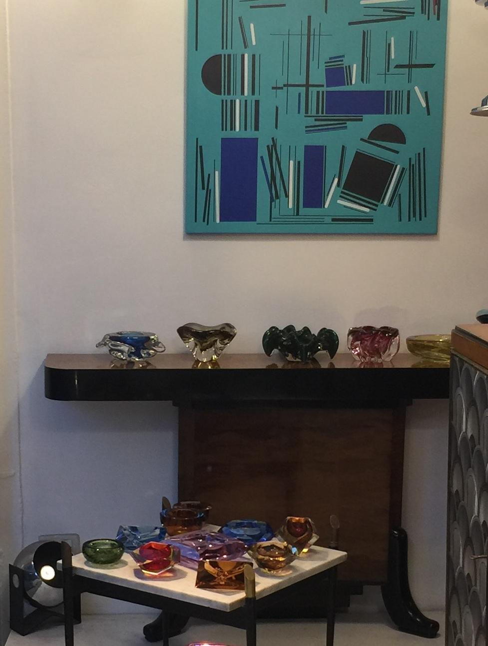 Murano
Estamos especializados en la venta de Art Decó y Art Nouveau y estilos Vintage desde 1982. Si tiene alguna pregunta, estamos a su disposición.
Pulsando el botón que dice 