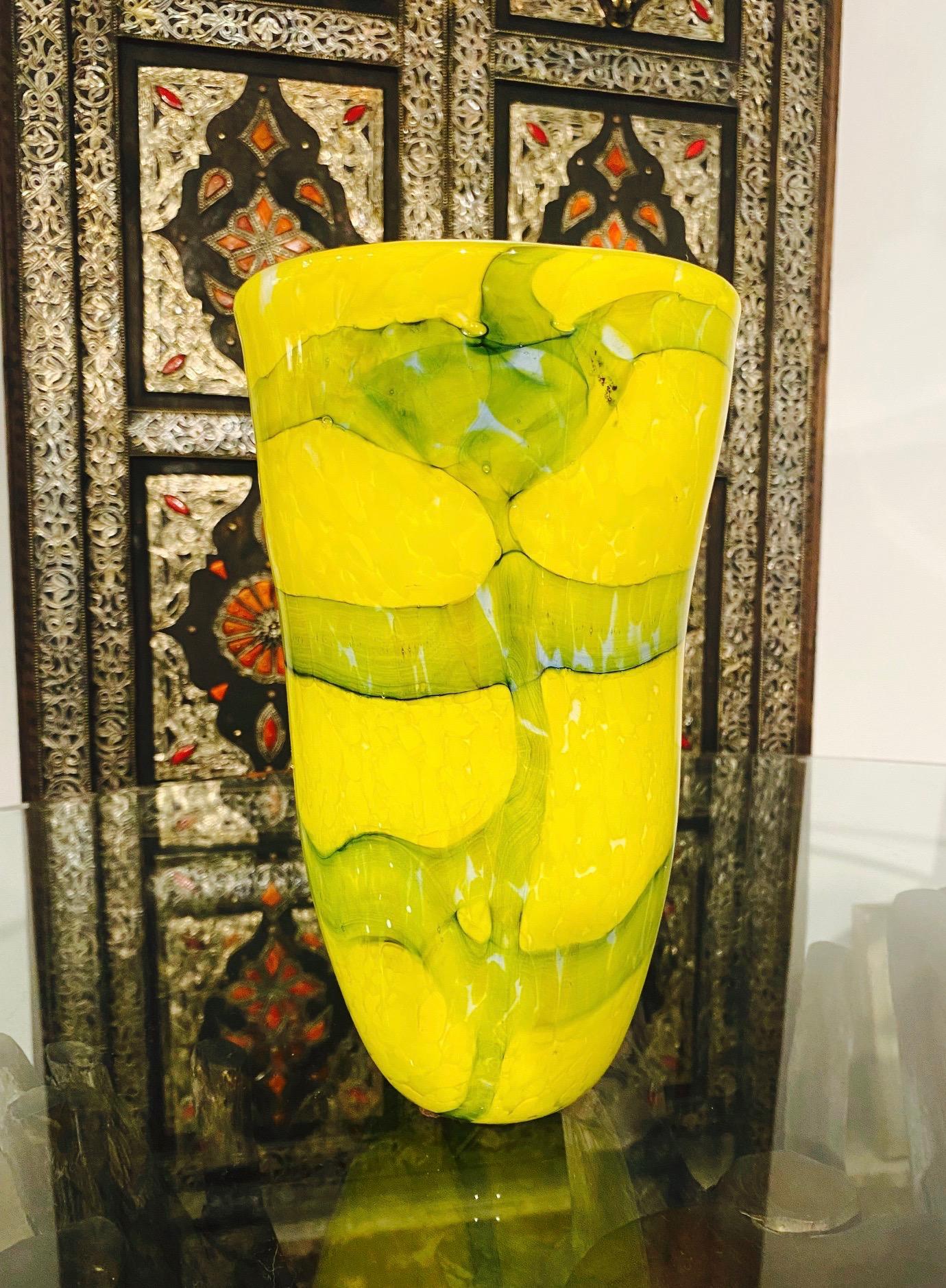 Abstract Murano Glass Vase by Fratelli Toso in Yellow and Green, c. 1980 For Sale 6