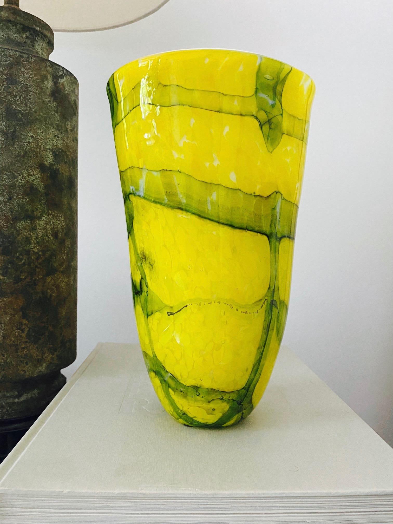 Mid-Century Modern Abstract Murano Glass Vase by Fratelli Toso in Yellow and Green, c. 1980 For Sale