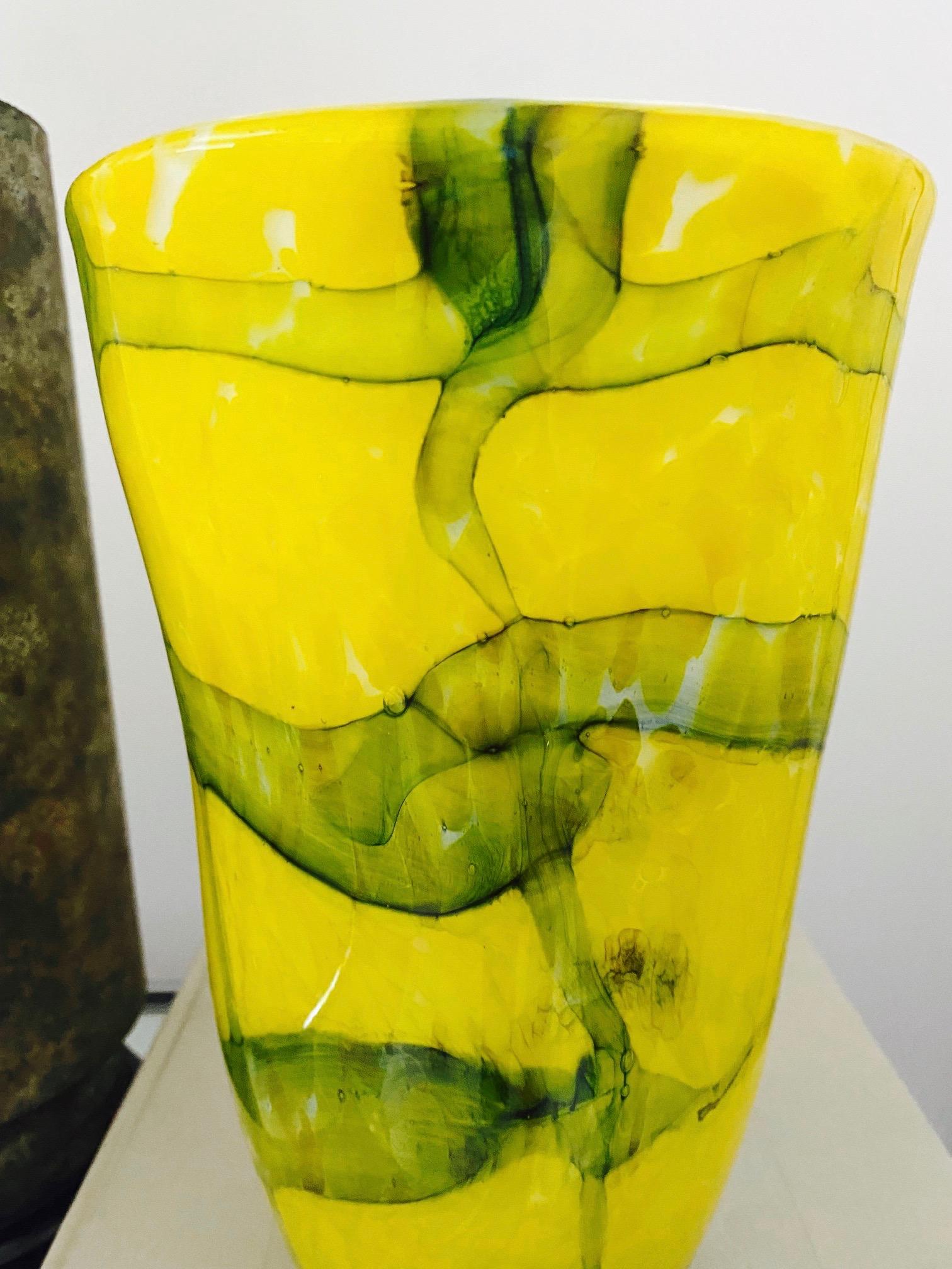 Abstract Murano Glass Vase by Fratelli Toso in Yellow and Green, c. 1980 In Good Condition For Sale In Fort Lauderdale, FL