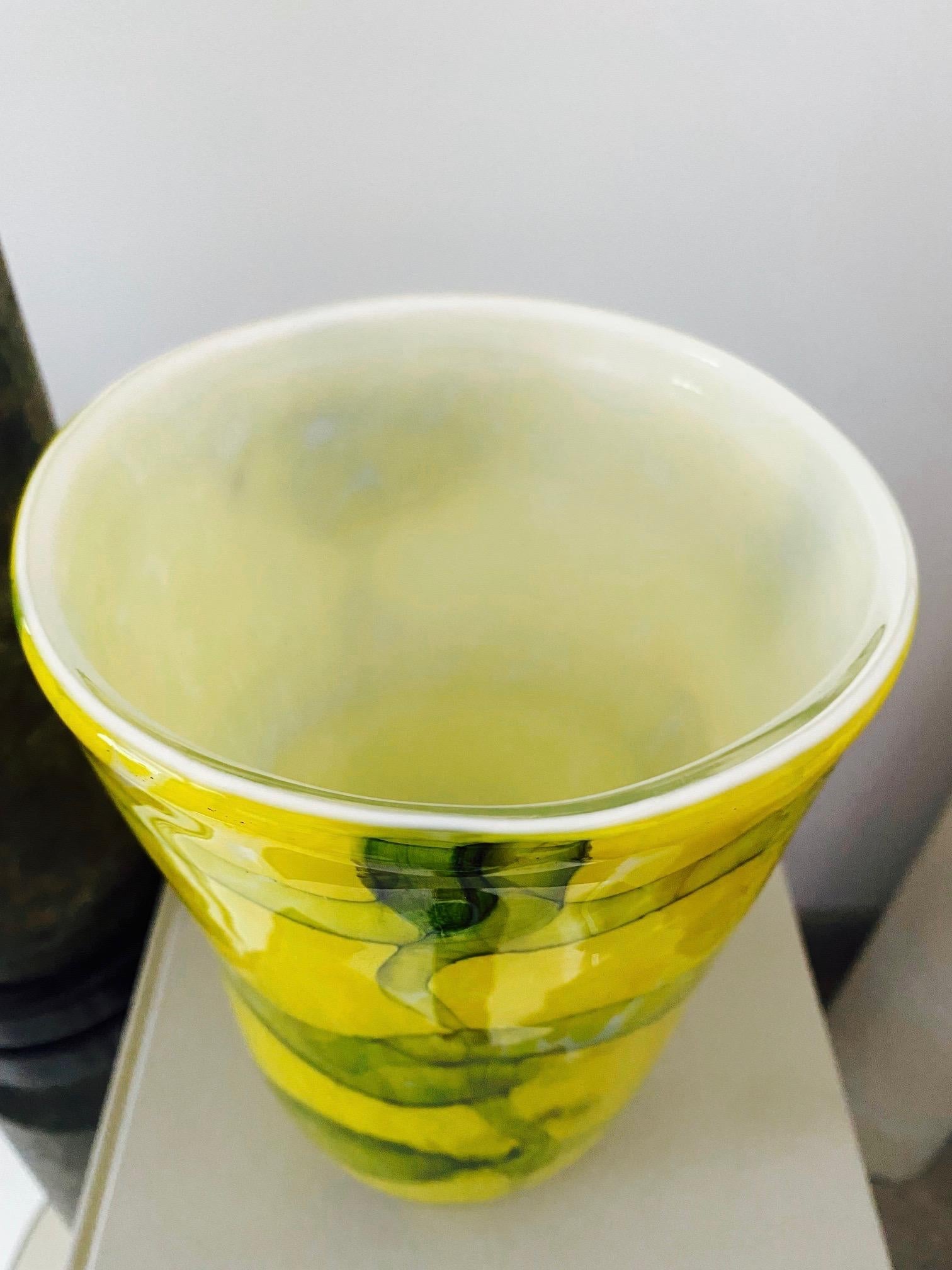 Vase abstrait en verre de Murano de Fratelli Toso en jaune et vert, vers 1980 en vente 1
