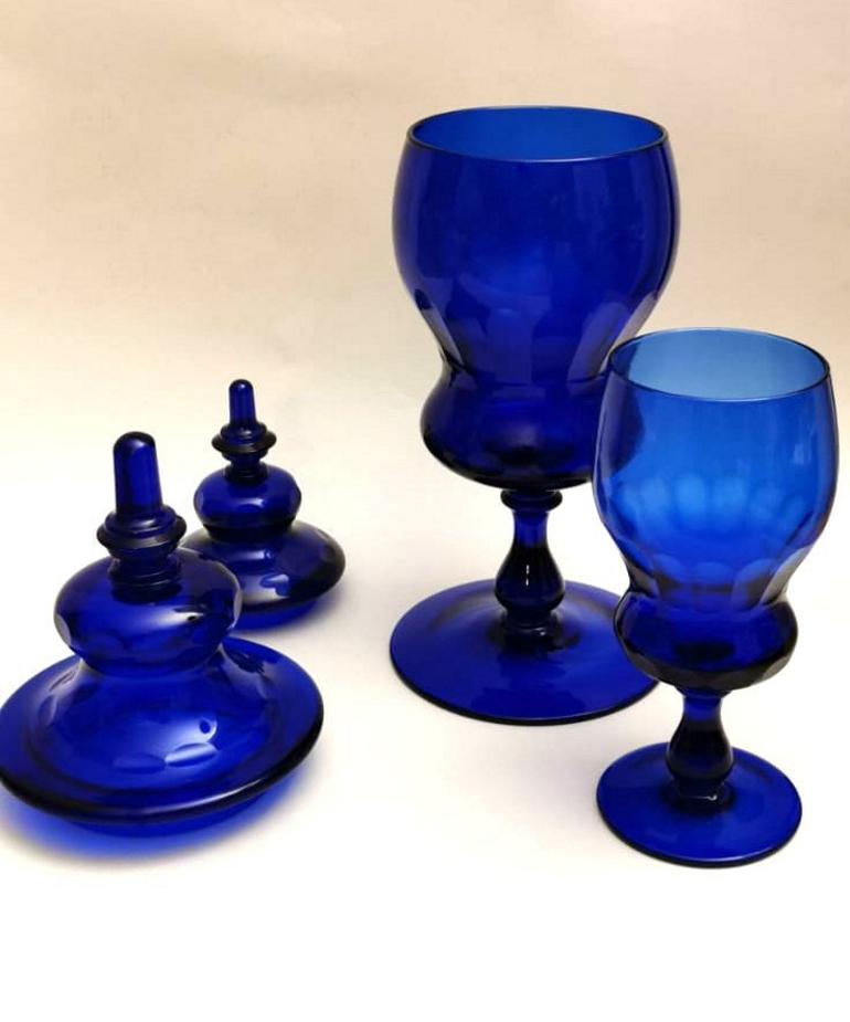 Paire de bouteilles italiennesAlbarelli de Murano avec couvercle en verre soufflé bleu en vente 8