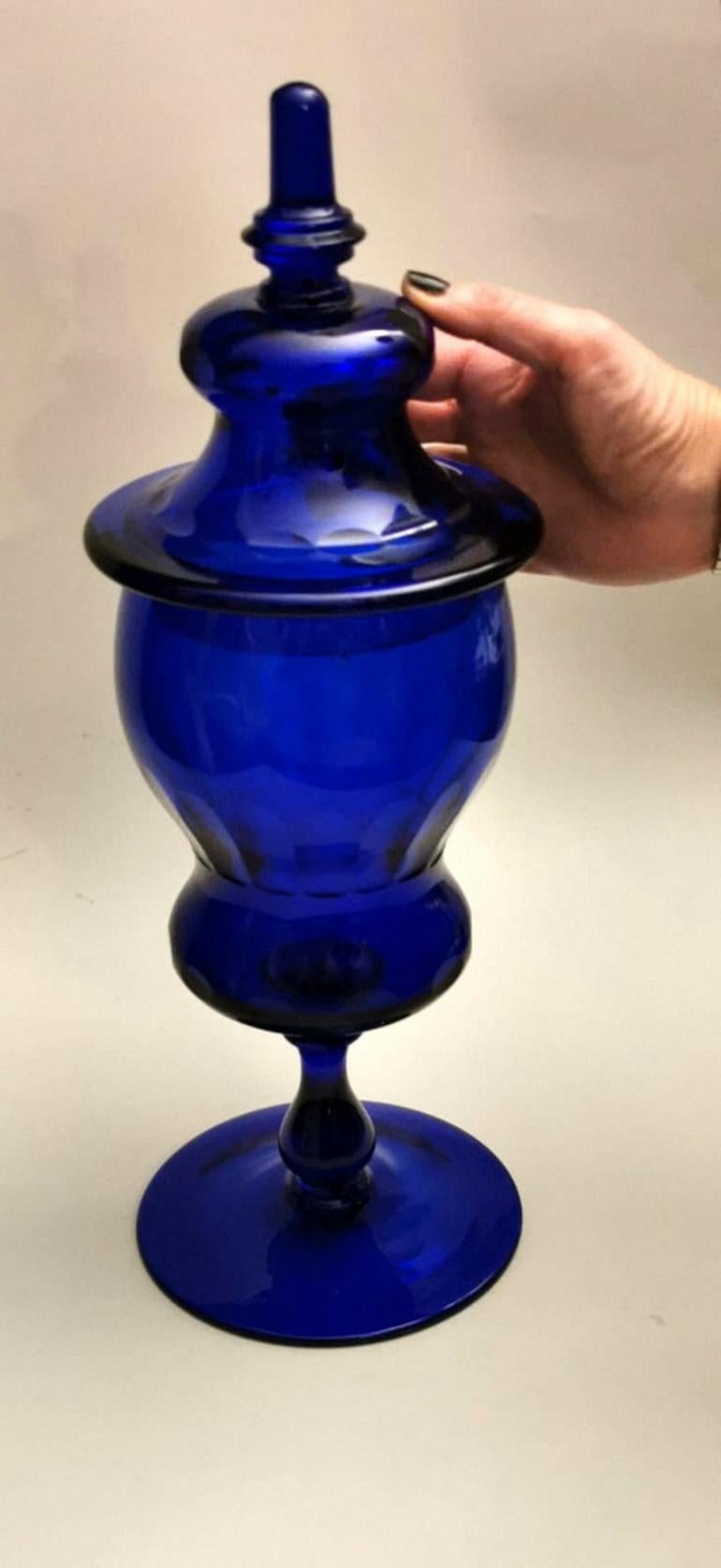 Paire de bouteilles italiennesAlbarelli de Murano avec couvercle en verre soufflé bleu en vente 10