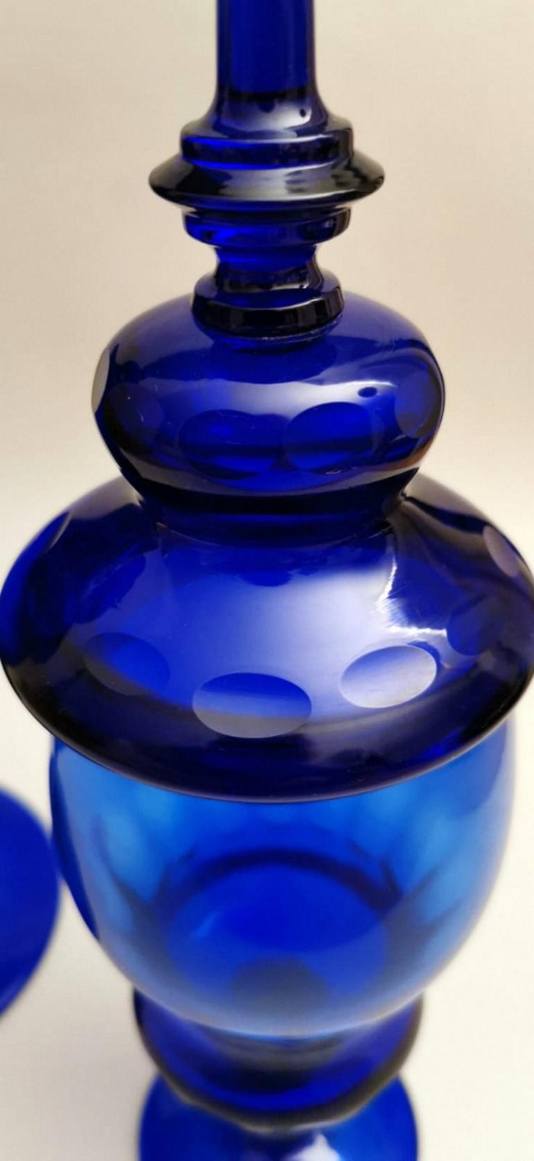 Verre Paire de bouteilles italiennesAlbarelli de Murano avec couvercle en verre soufflé bleu en vente