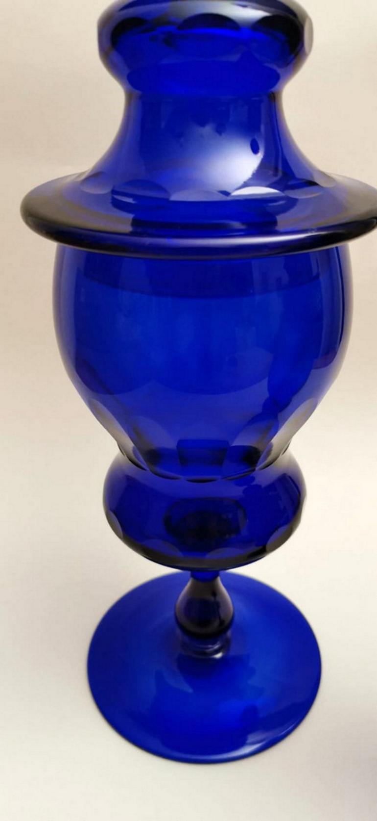 Paire de bouteilles italiennesAlbarelli de Murano avec couvercle en verre soufflé bleu en vente 1