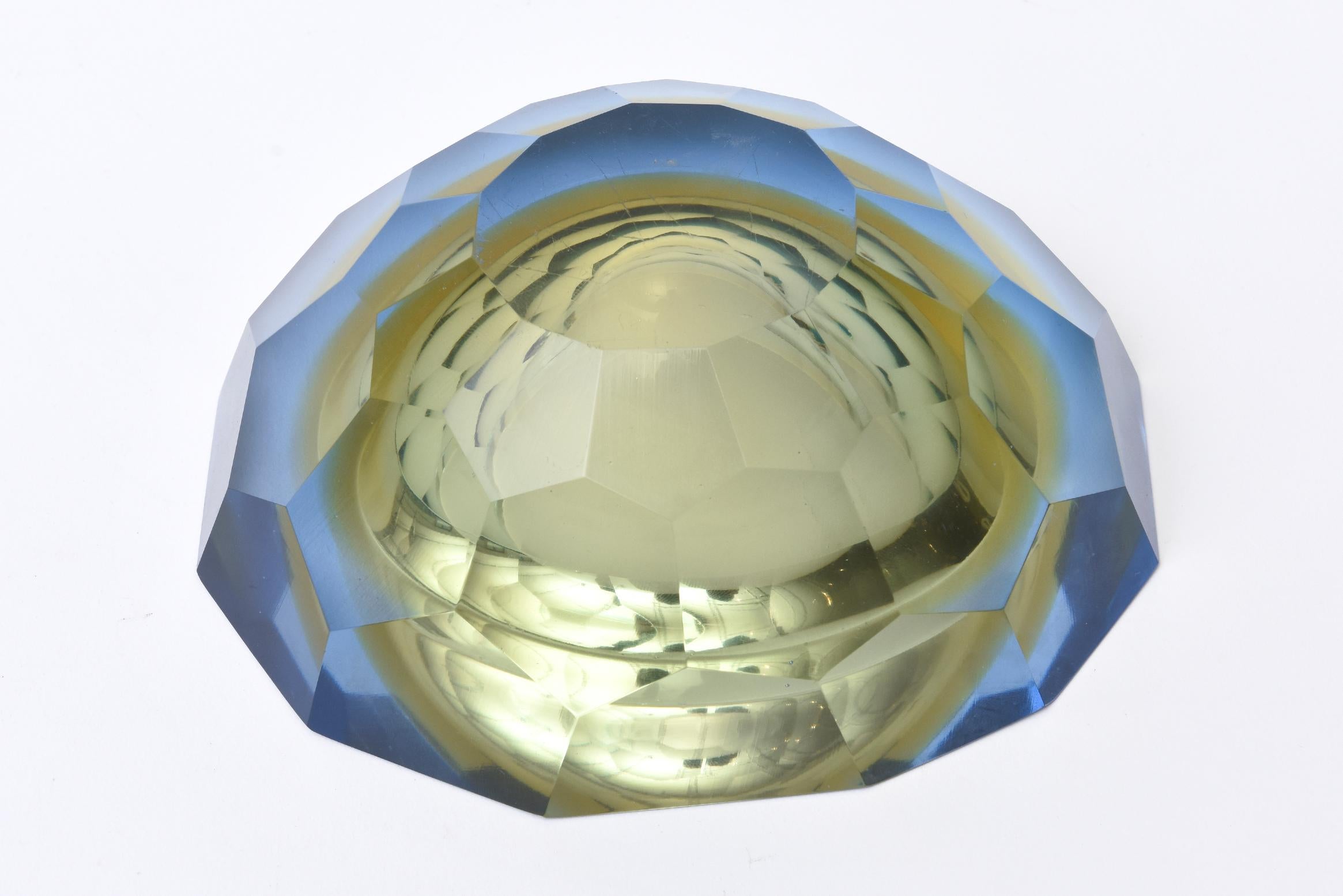 Murano Vintage Mandruzzato Diamond Faceted Sommerso Blue, Green Geode Bowl en vente 3