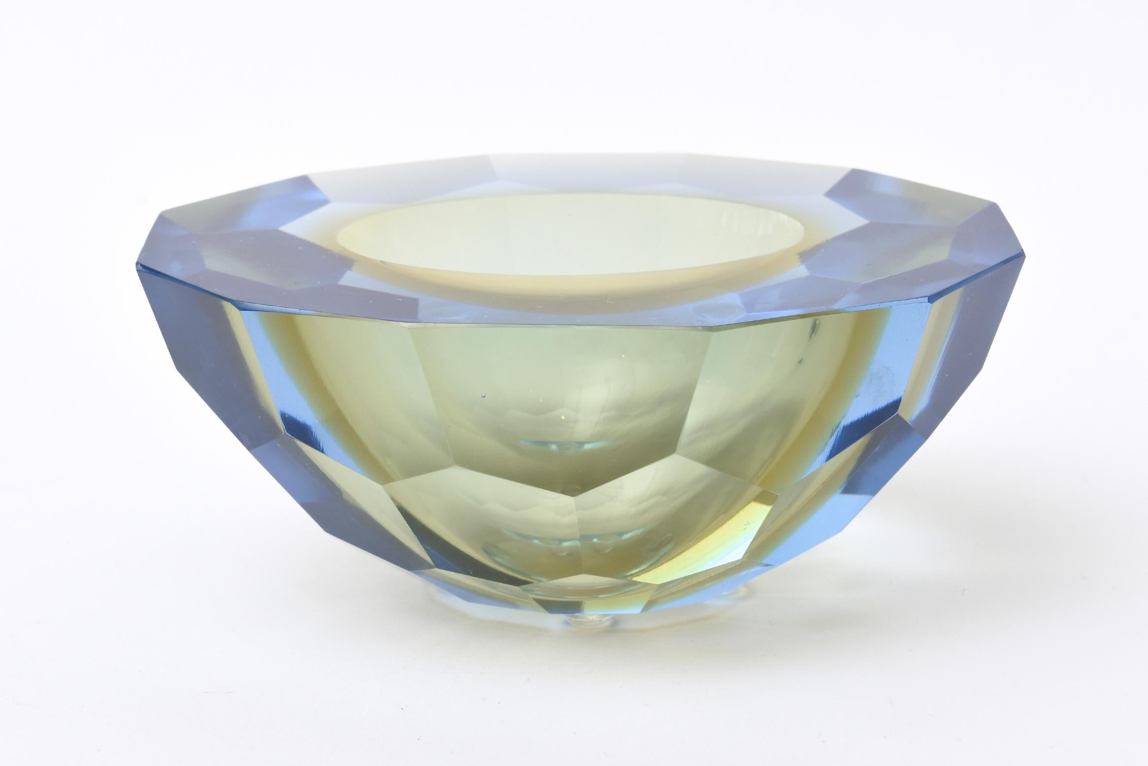 Murano Vintage Mandruzzato Diamond Faceted Sommerso Blue, Green Geode Bowl (Italienisch) im Angebot