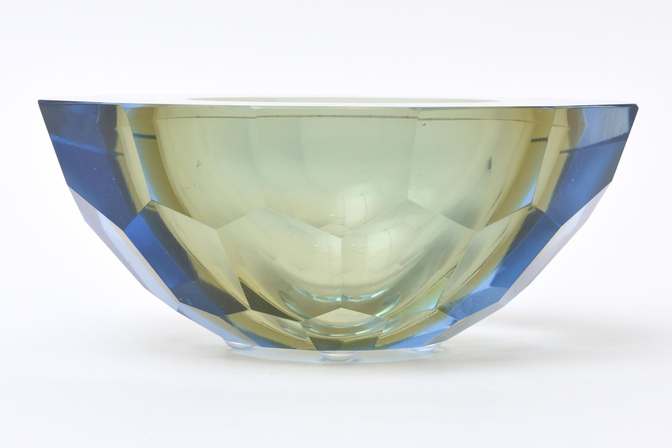 Verre brun Murano Vintage Mandruzzato Diamond Faceted Sommerso Blue, Green Geode Bowl en vente