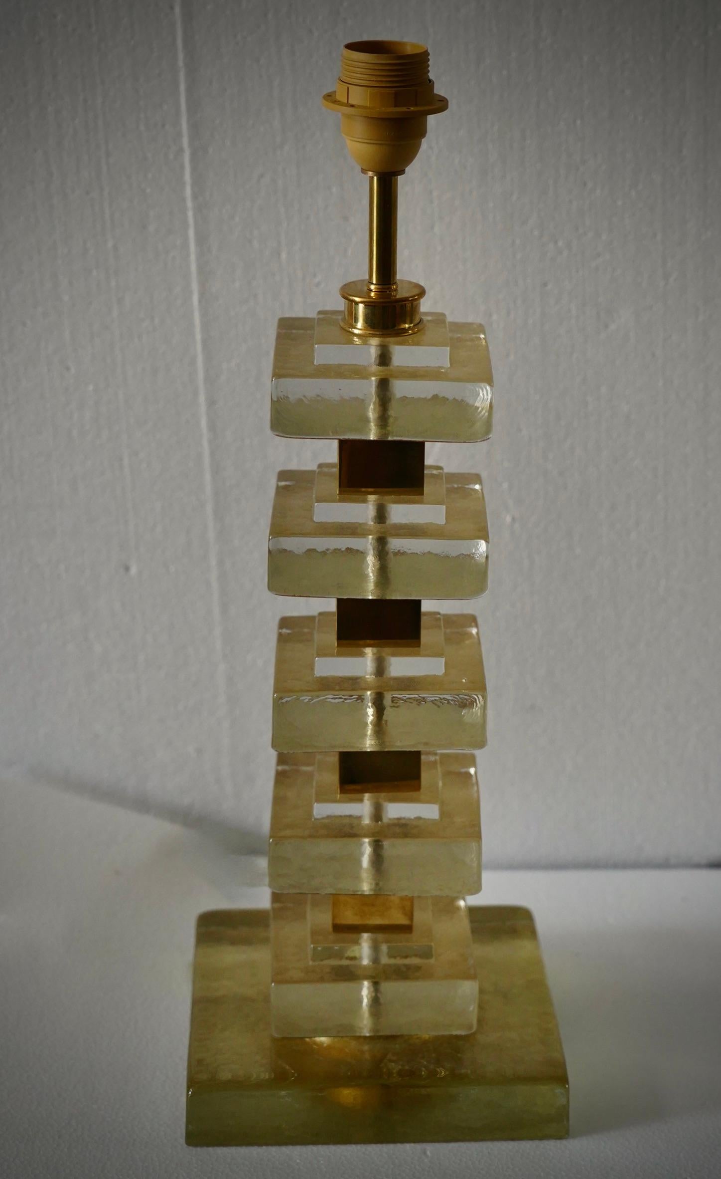 Laiton Lampe de bureau du milieu du siècle dernier en verre d'art de Murano ambré et or et laiton, 2000 en vente
