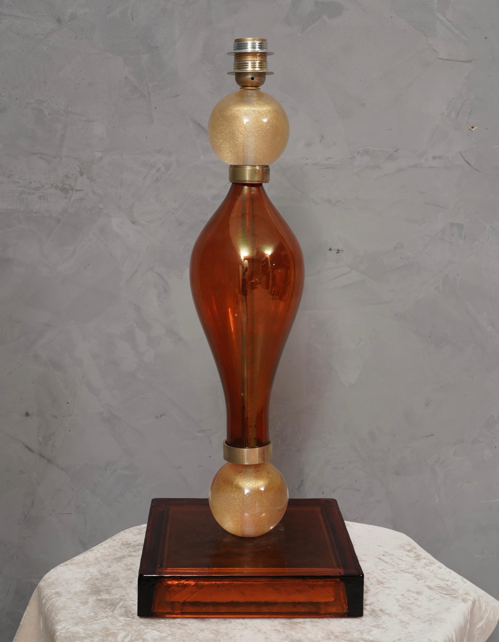 Murano Amber and Gold Blown Glass Table Lamp, 1980 In Good Condition For Sale In Rome, IT