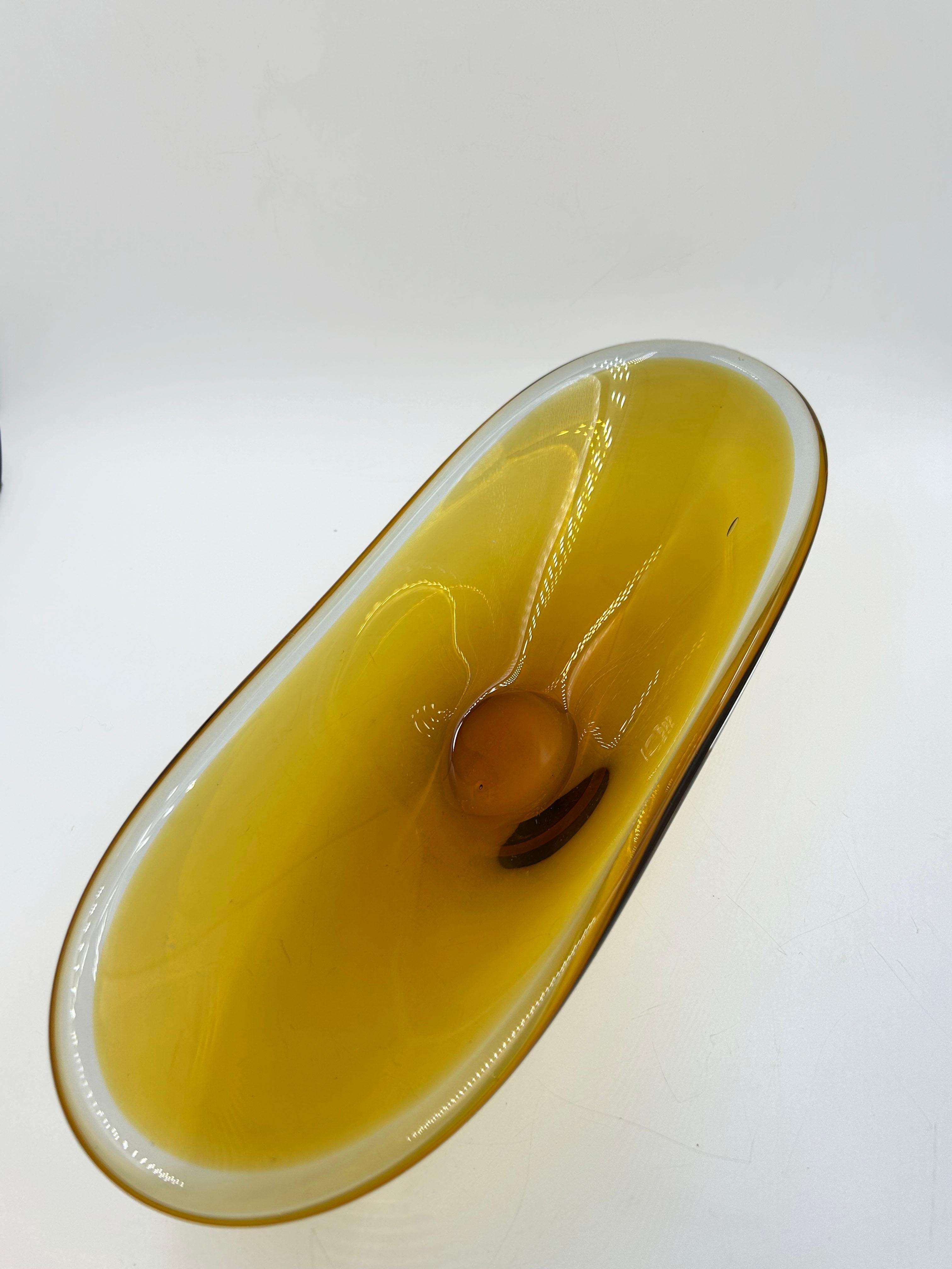 Murano Amber Glass Centerpiece Bowl, Italy, 1970s (Postmoderne) im Angebot