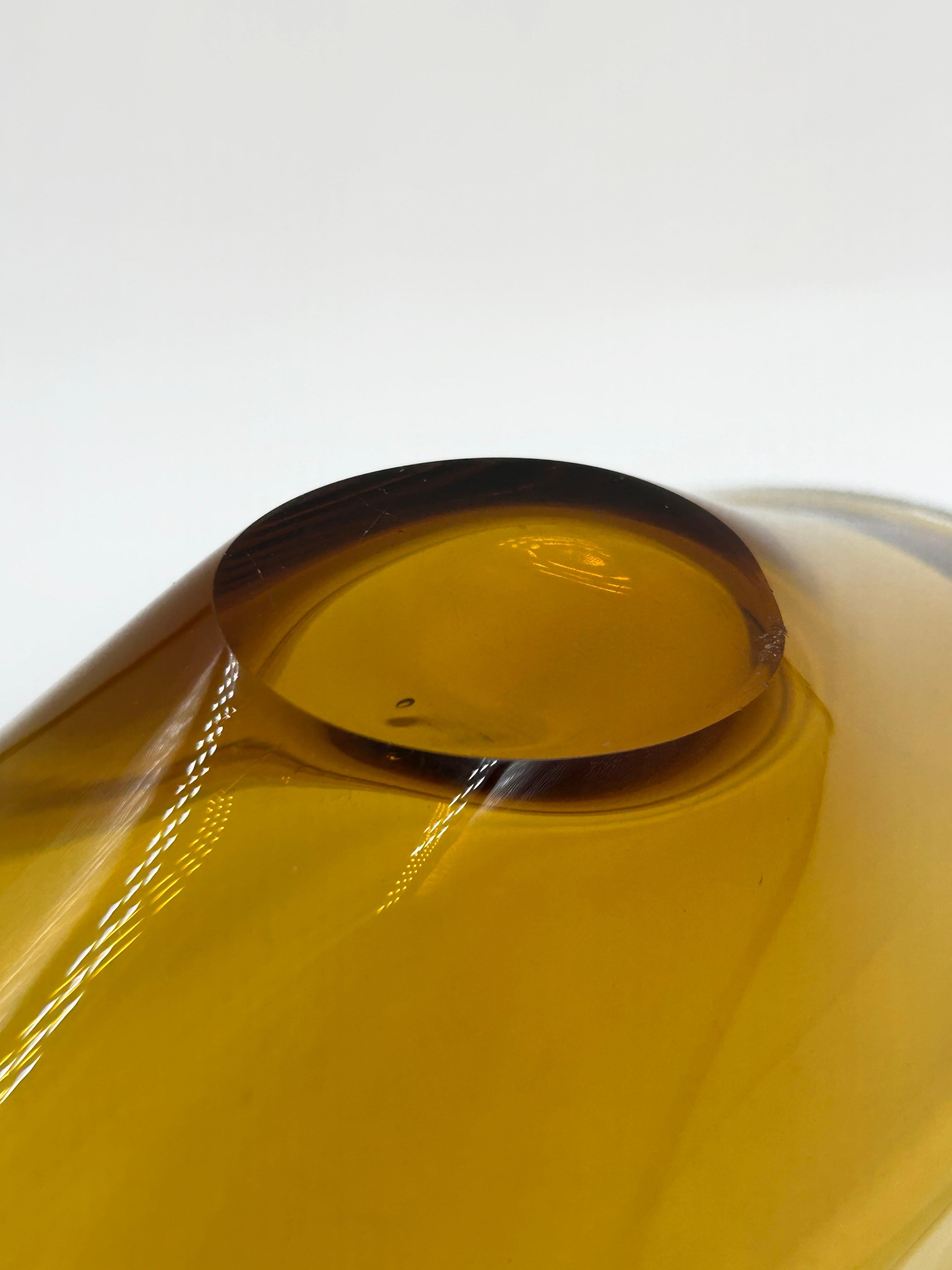 Murano Amber Glass Centerpiece Bowl, Italy, 1970s im Zustand „Gut“ im Angebot in Autonomous City Buenos Aires, CABA