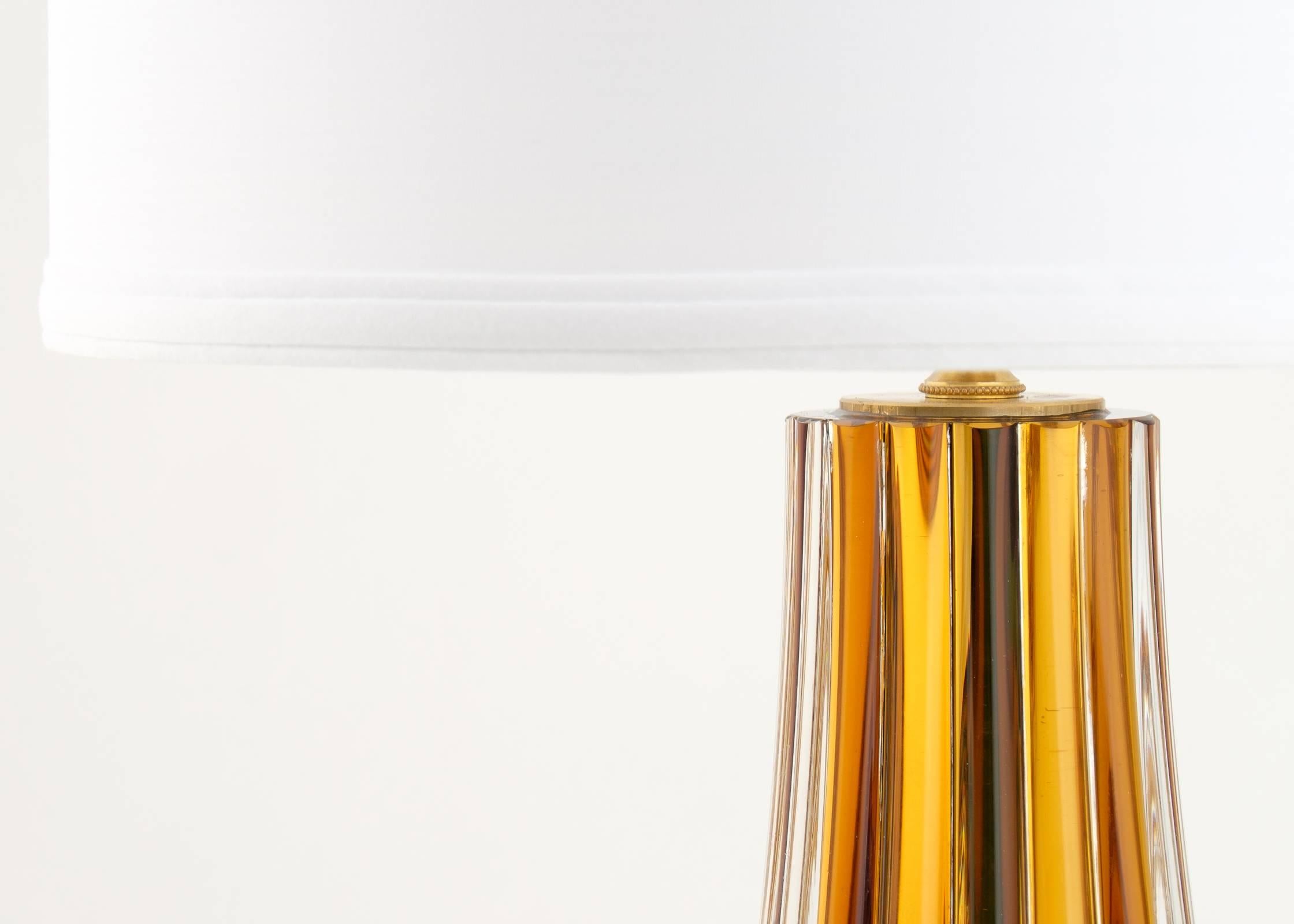 italien Paire de lampes en verre ambré de Murano en vente