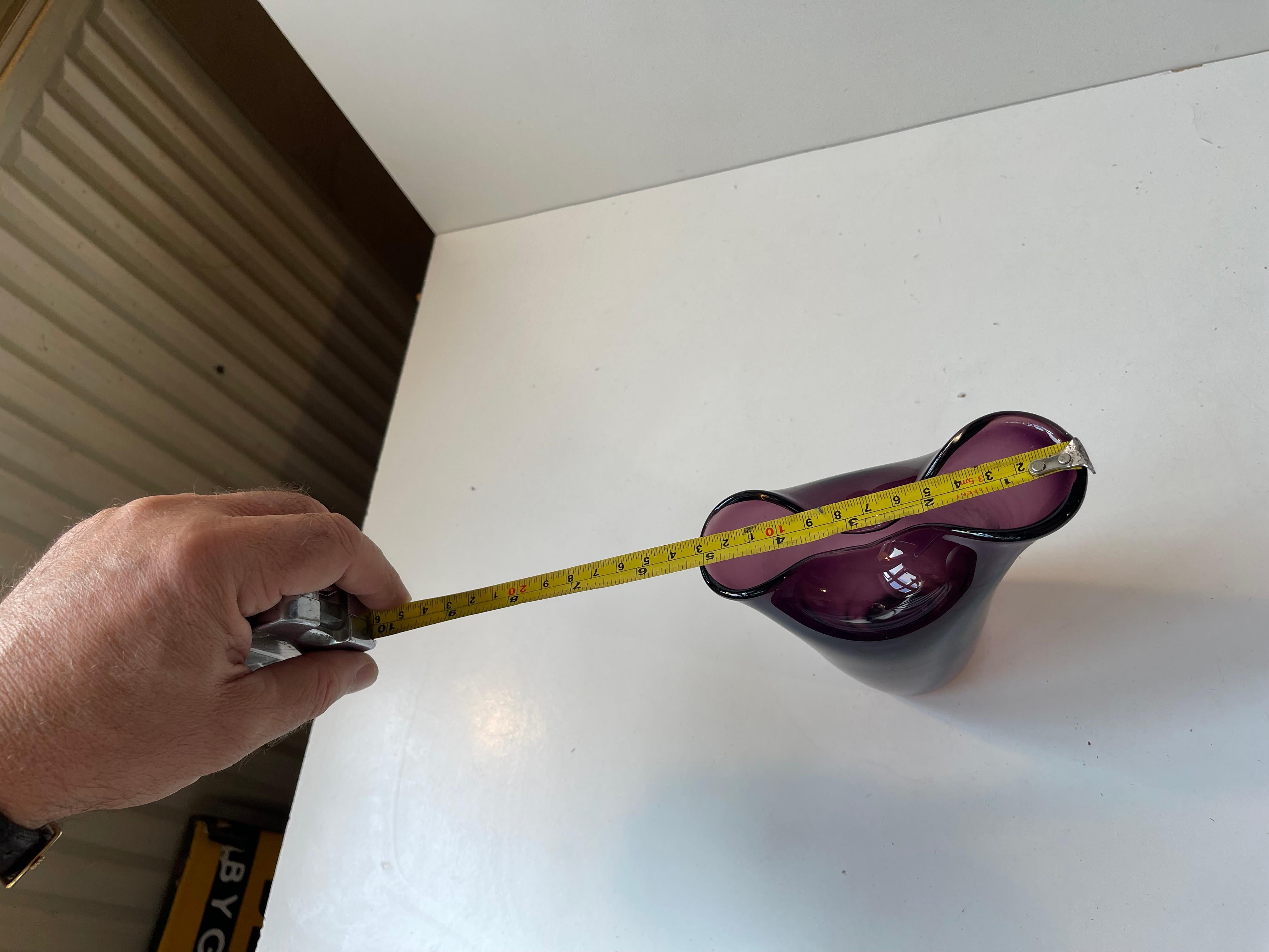Vaso in vetro ametista di Murano nello stile di Fulvio Bianconi per Venini in vendita 1
