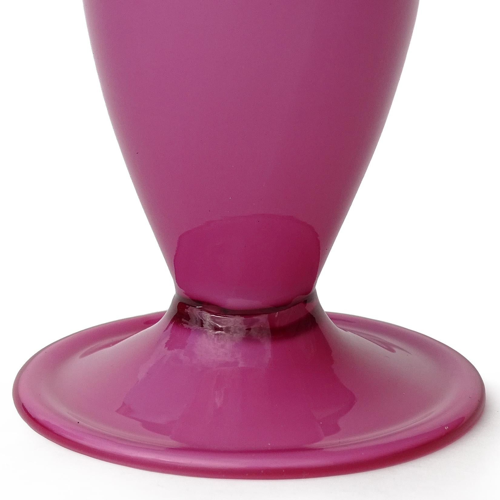 Murano Antique Blush Pink White Italian Art Glass Footed Cabinet Flower Vase In Good Condition For Sale In Kissimmee, FL