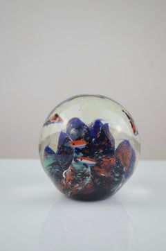 Murano Aquarium Kunstglas Briefbeschwerer mit Fisch, Italien 1960er Jahre