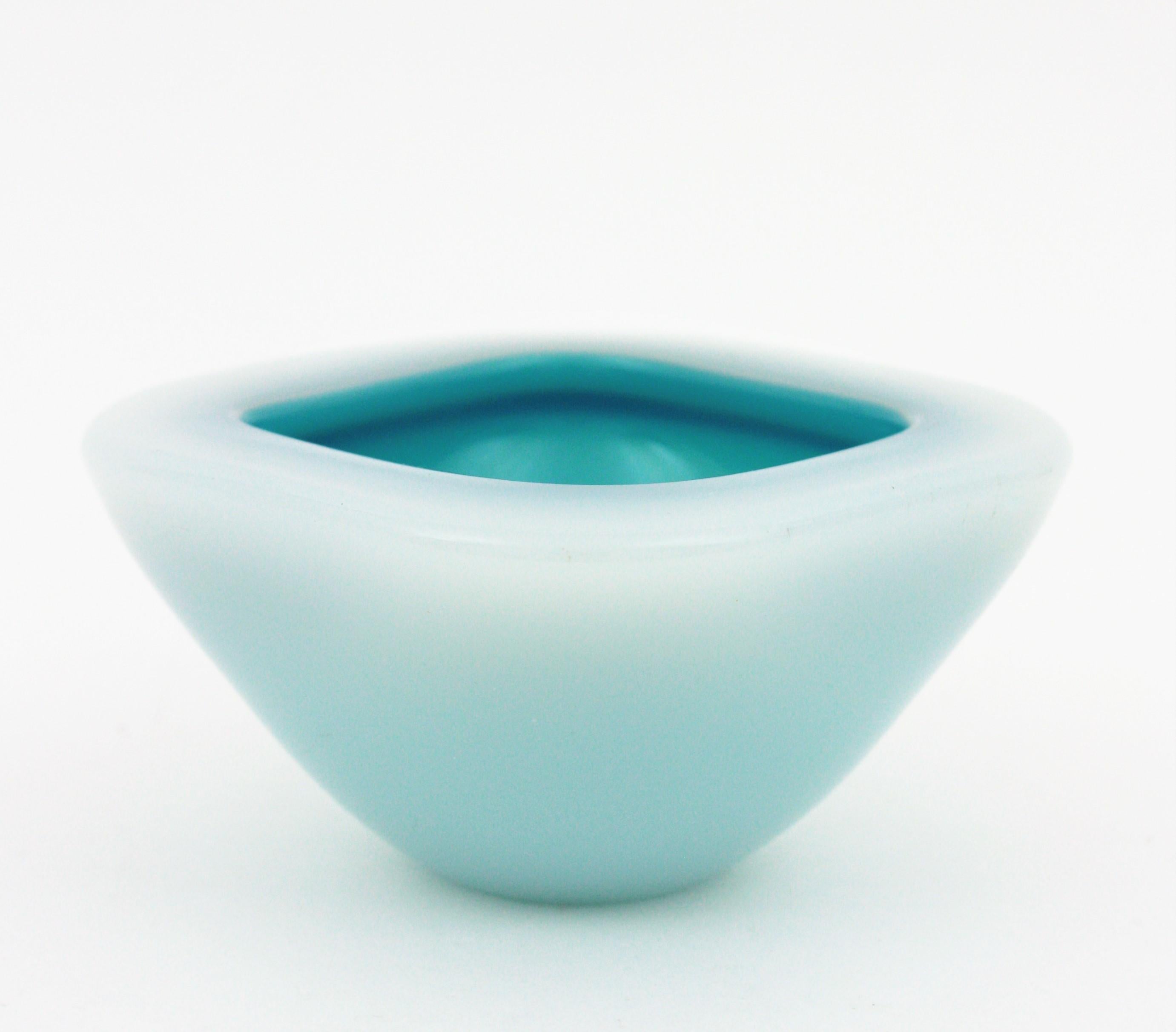 Mid-Century Modern Murano Archimede Seguso Alabastro White and Blue Geode Glass Bowl, 1950s