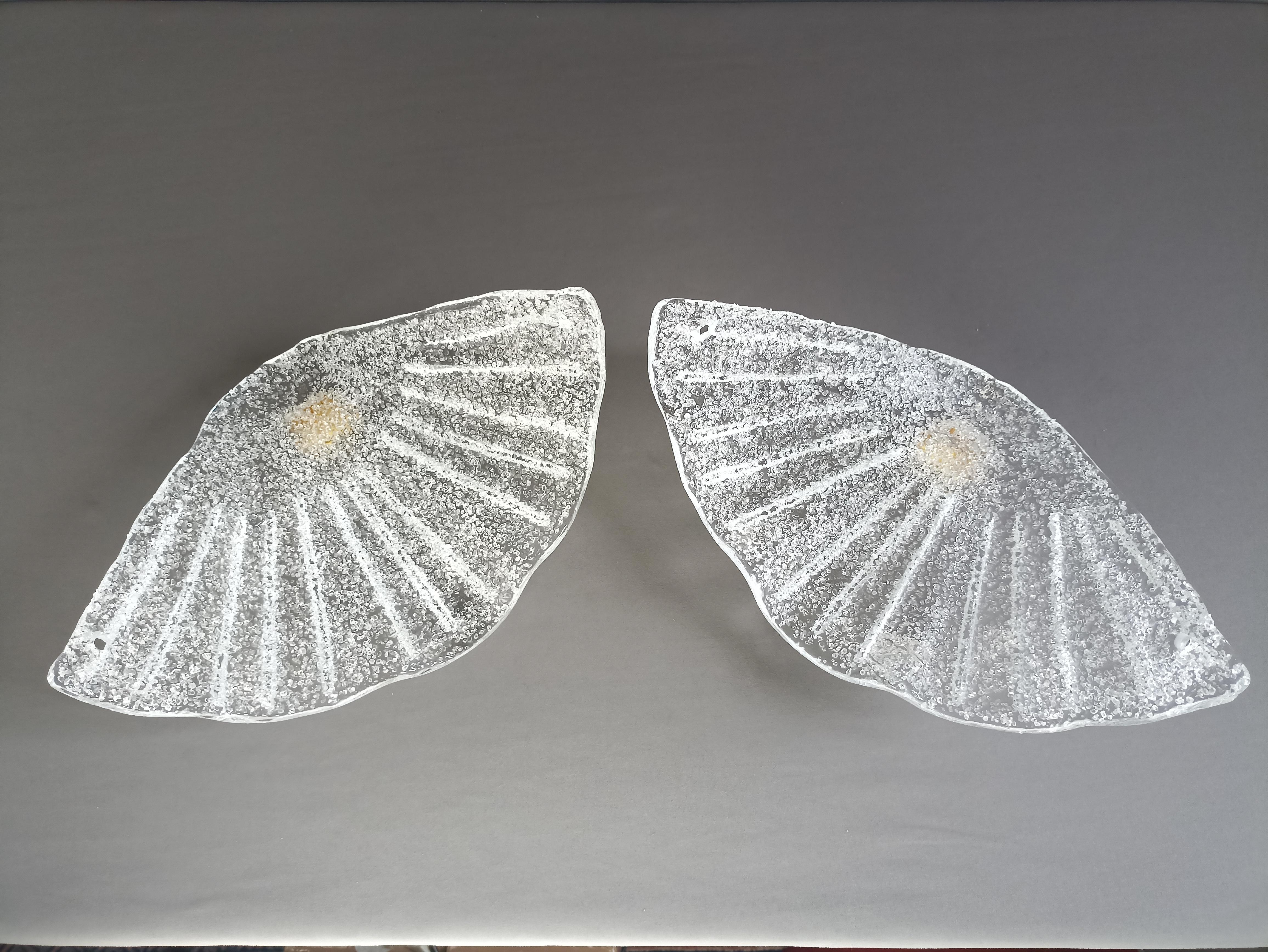 Pair of 1980s Murano art glass ribbed wall lamps with Graniglia workmanship.  For Sale 4